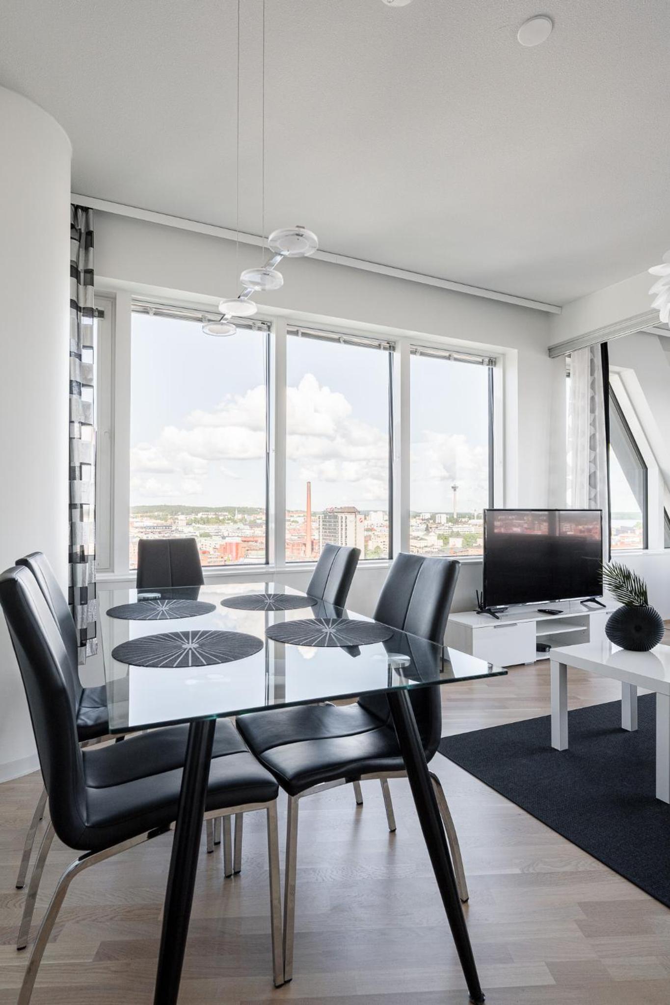 Stunning Views 2BR with Sauna - Nokia Arena
