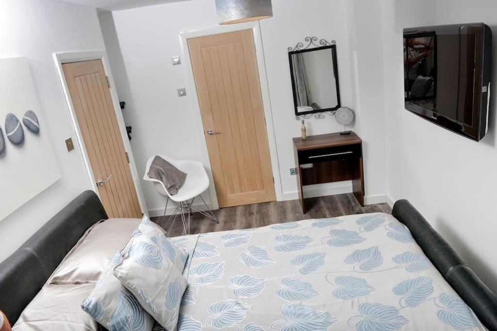 Detached with Amazing Sea Views and Hot Tub view 2