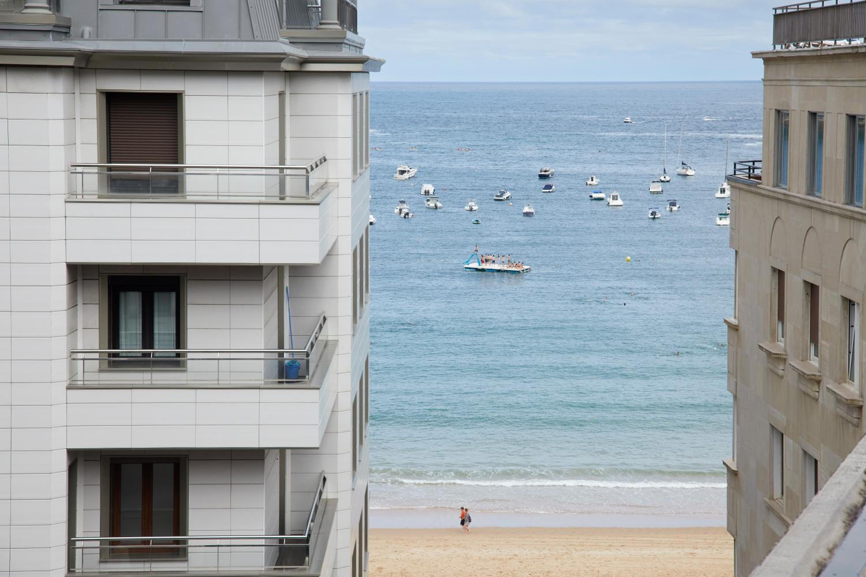 Zubieta Playa 3 by FeelFree Rentals view 3