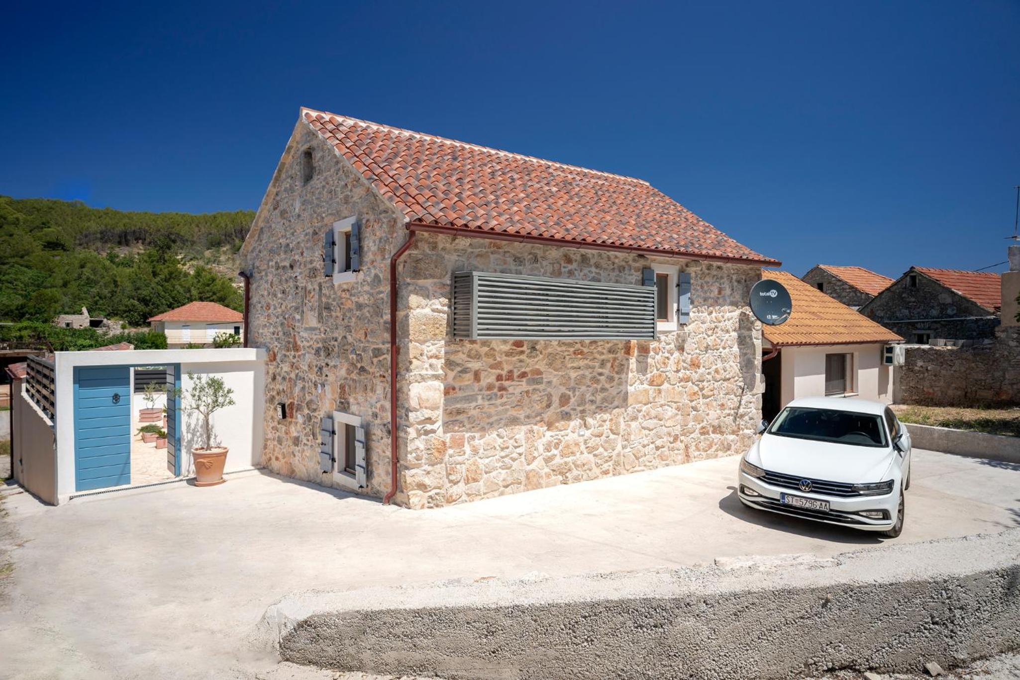 Hotel Rustic Villa Island Hvar - Image 1