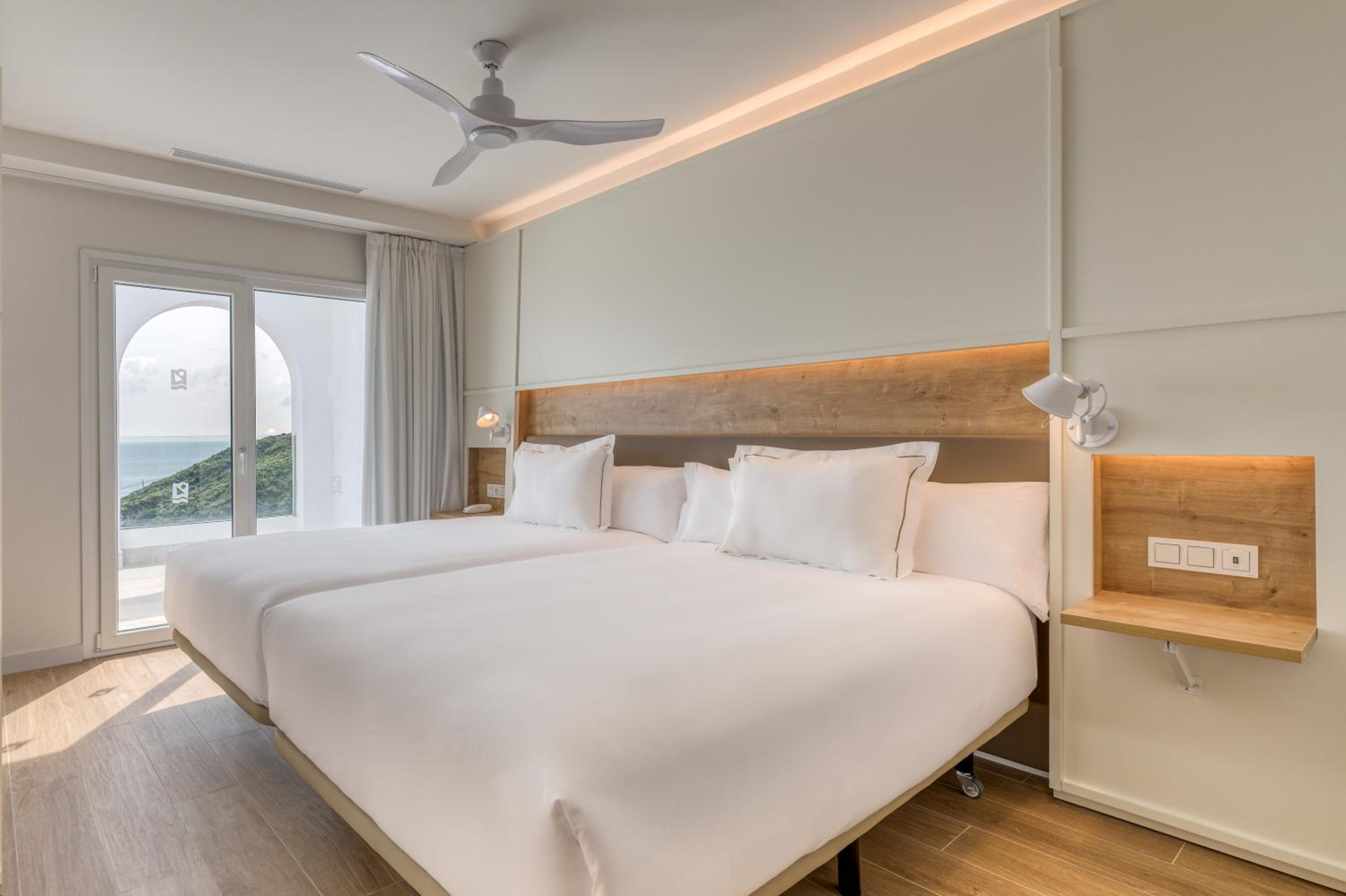 Hotel Playamojácar - Image 1