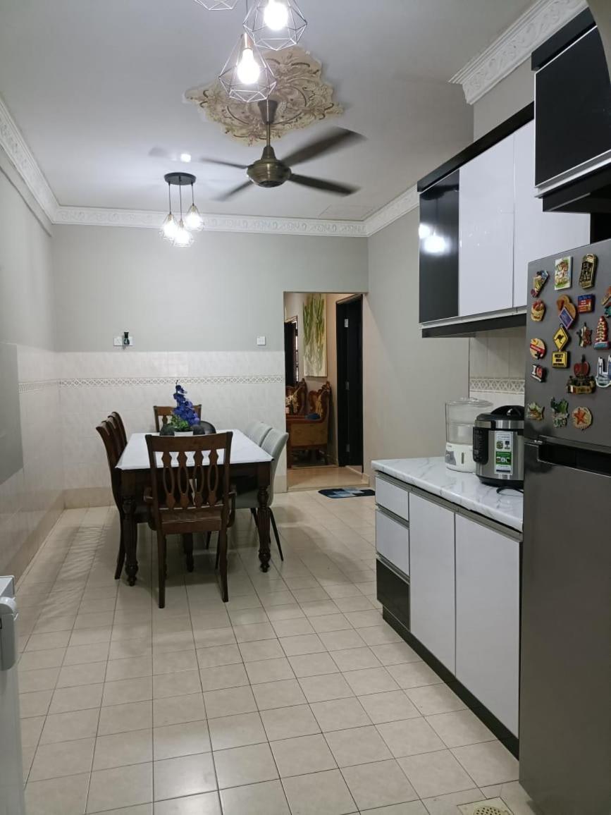 RUMAH RAISHA PRIVATE POOL photo 4