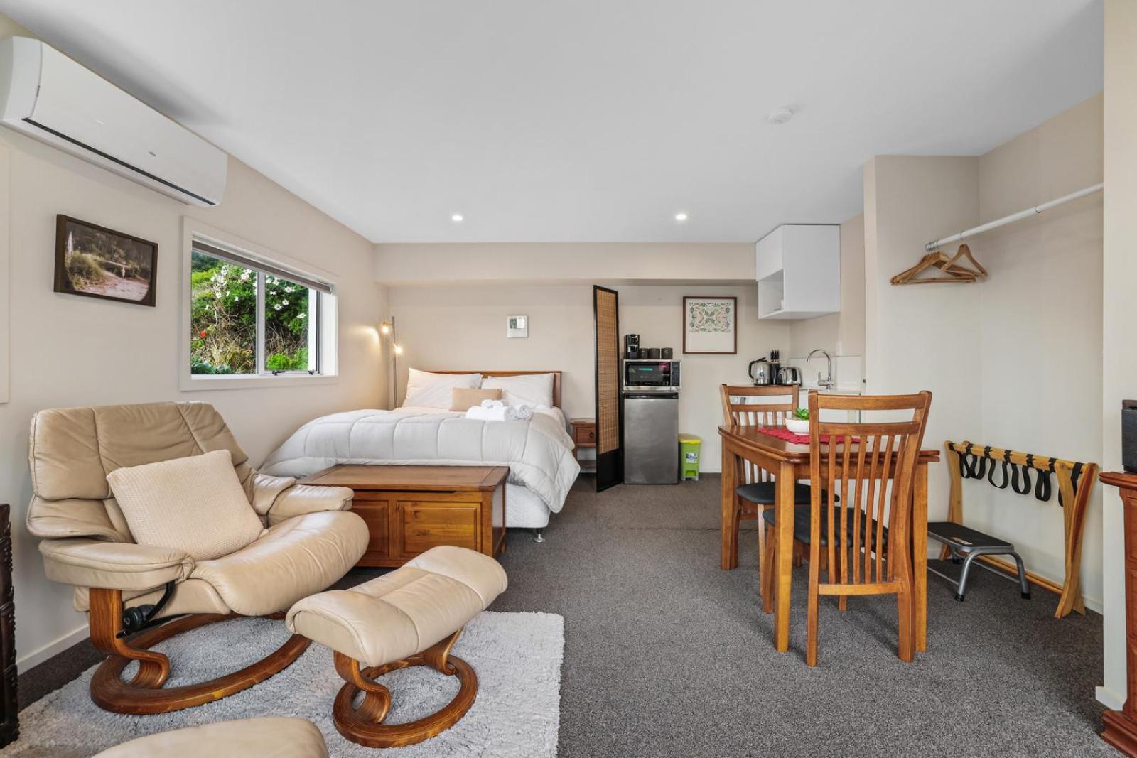 Gatehouse on the Bay - Christchurch Holiday Unit view 4