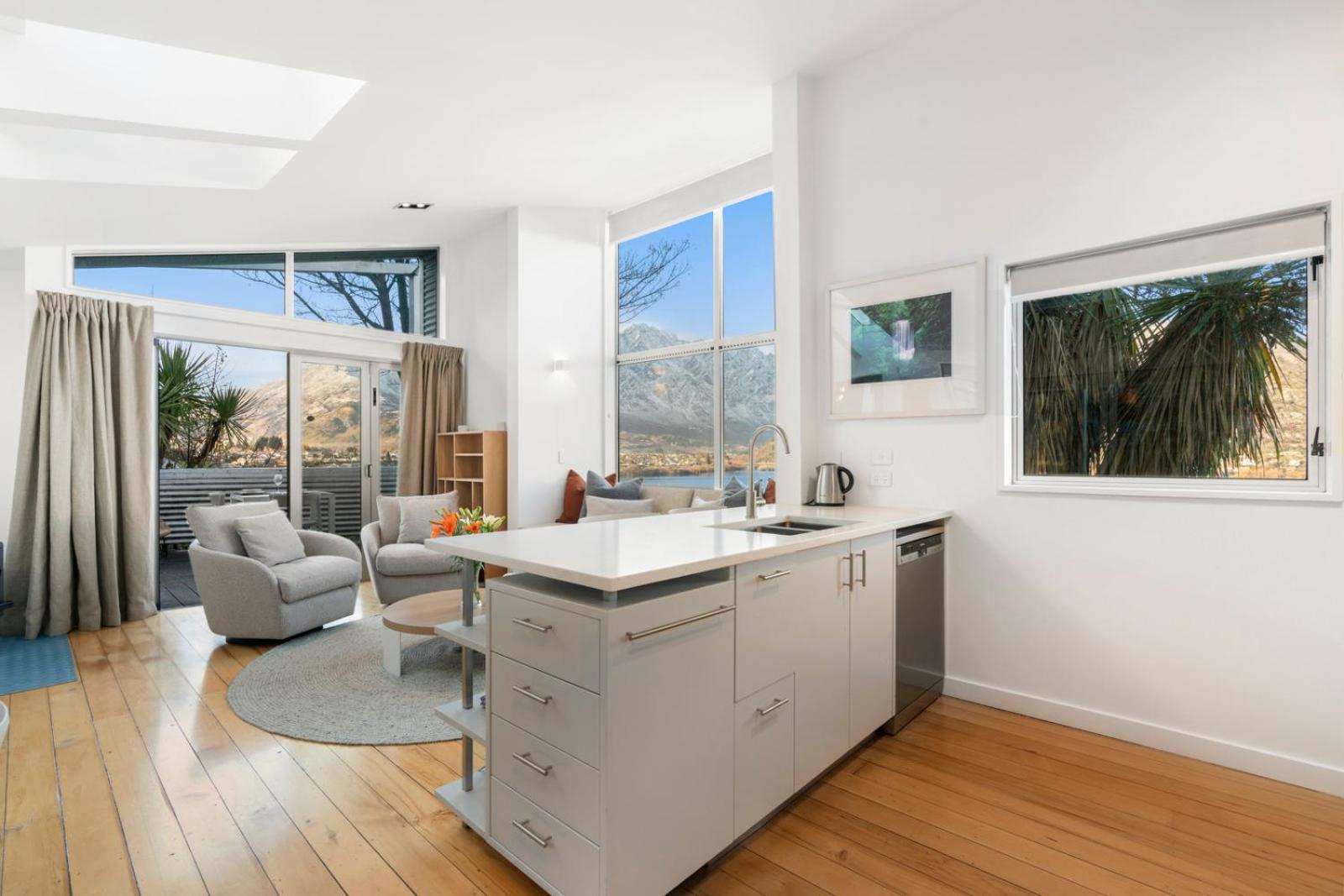 A Stunning Stay - Queenstown Holiday Home
