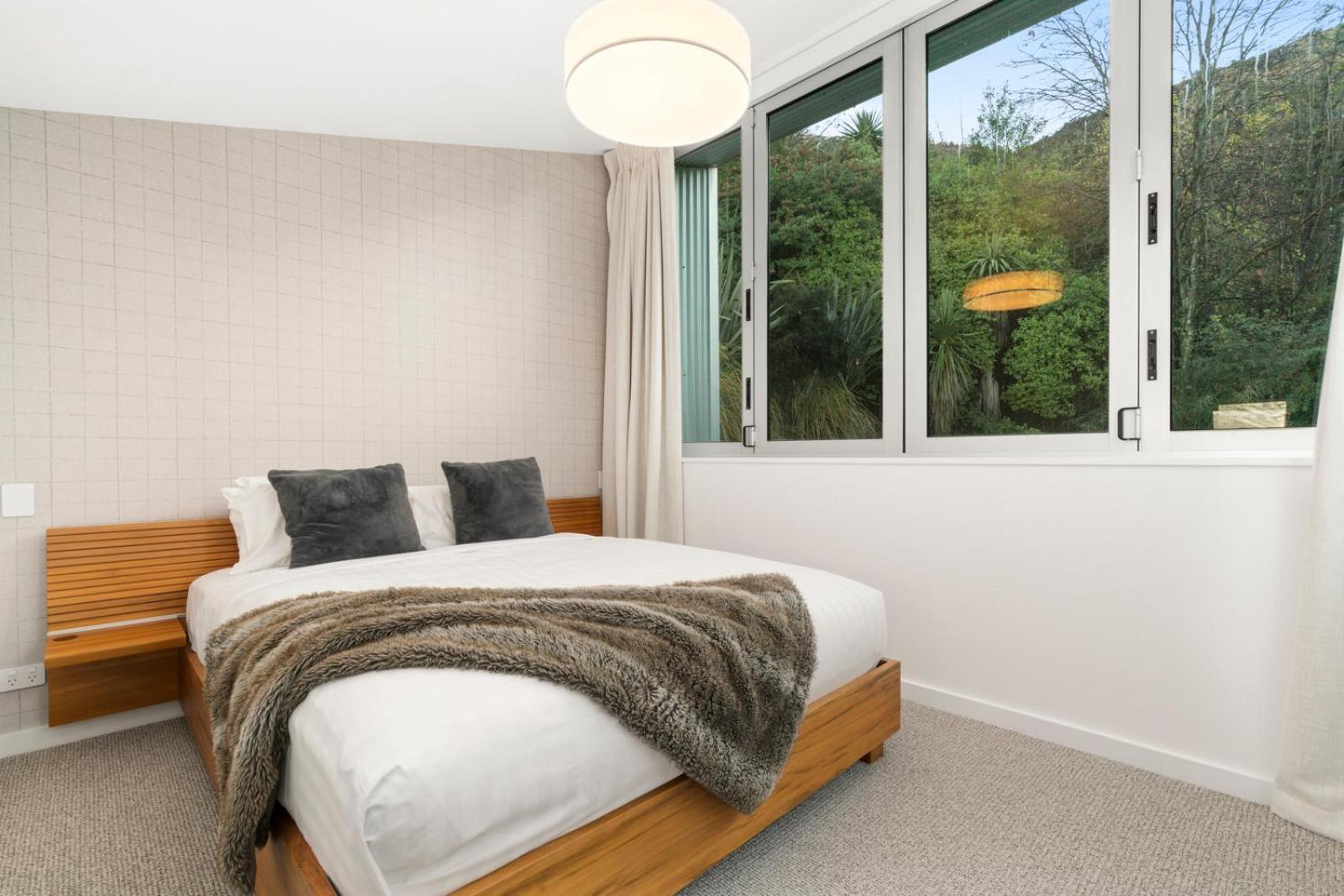 A Stunning Stay - Queenstown Holiday Home
