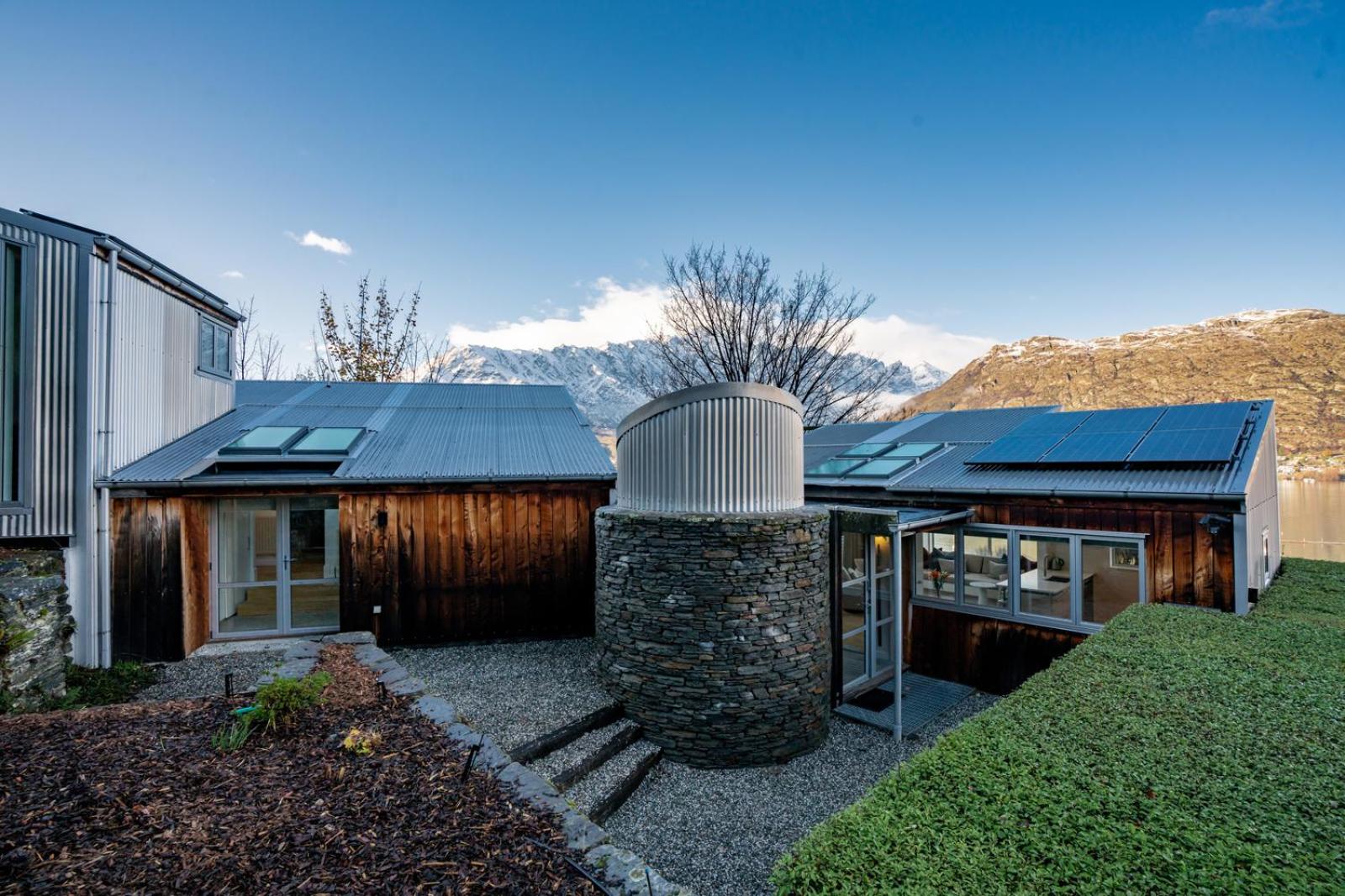 A Stunning Stay - Queenstown Holiday Home
