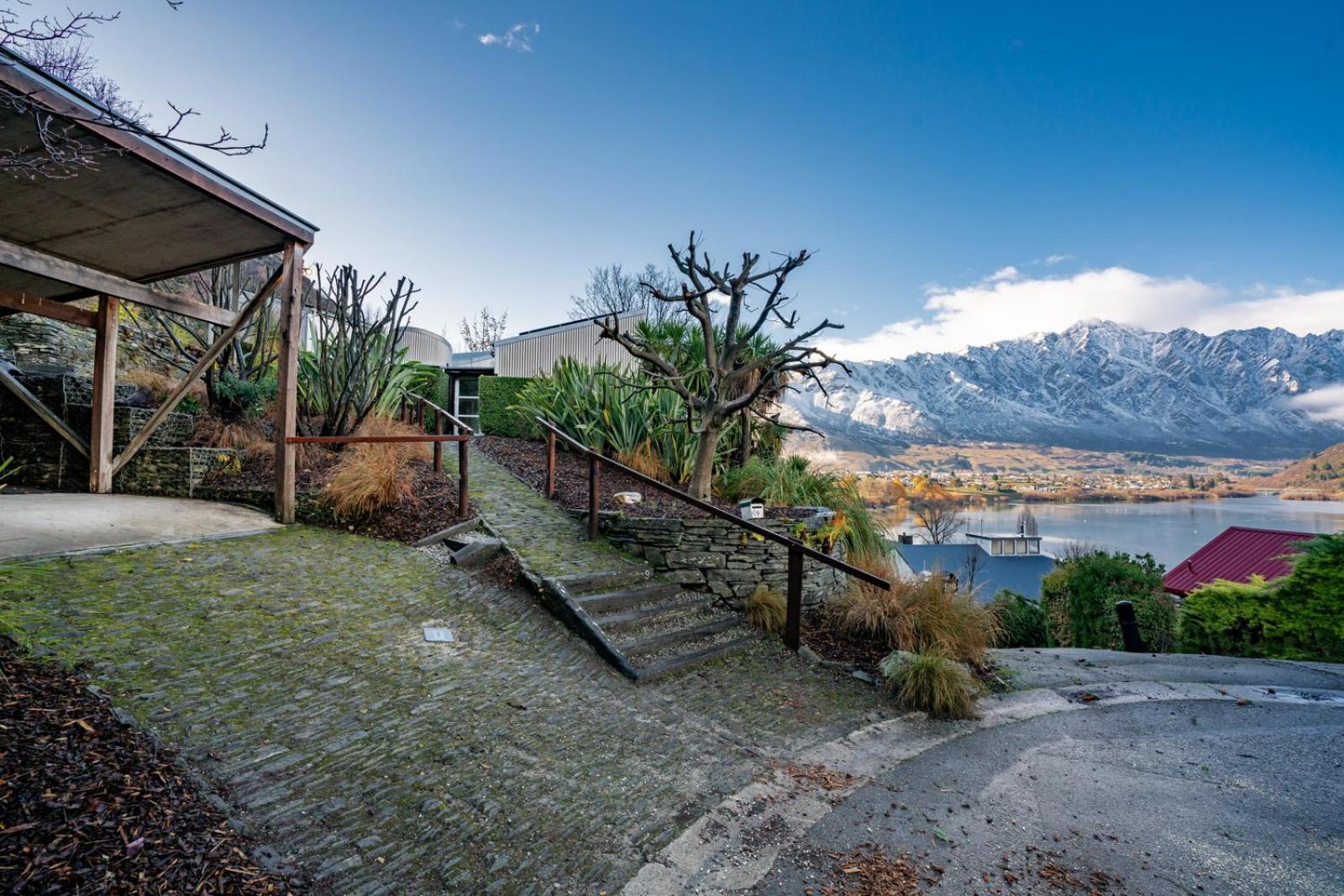A Stunning Stay - Queenstown Holiday Home