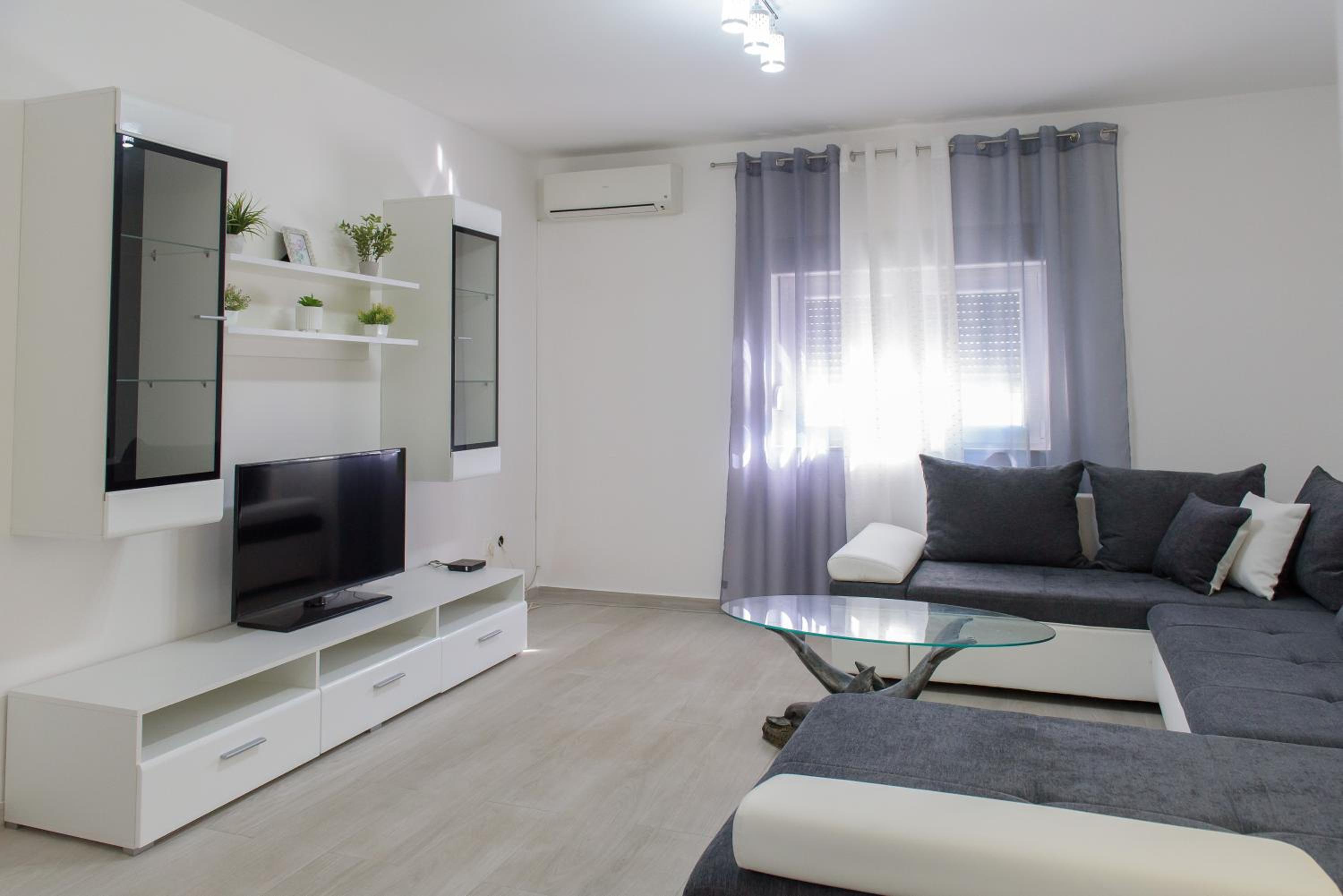 Poolincluded - Holiday Home Maslina view 3
