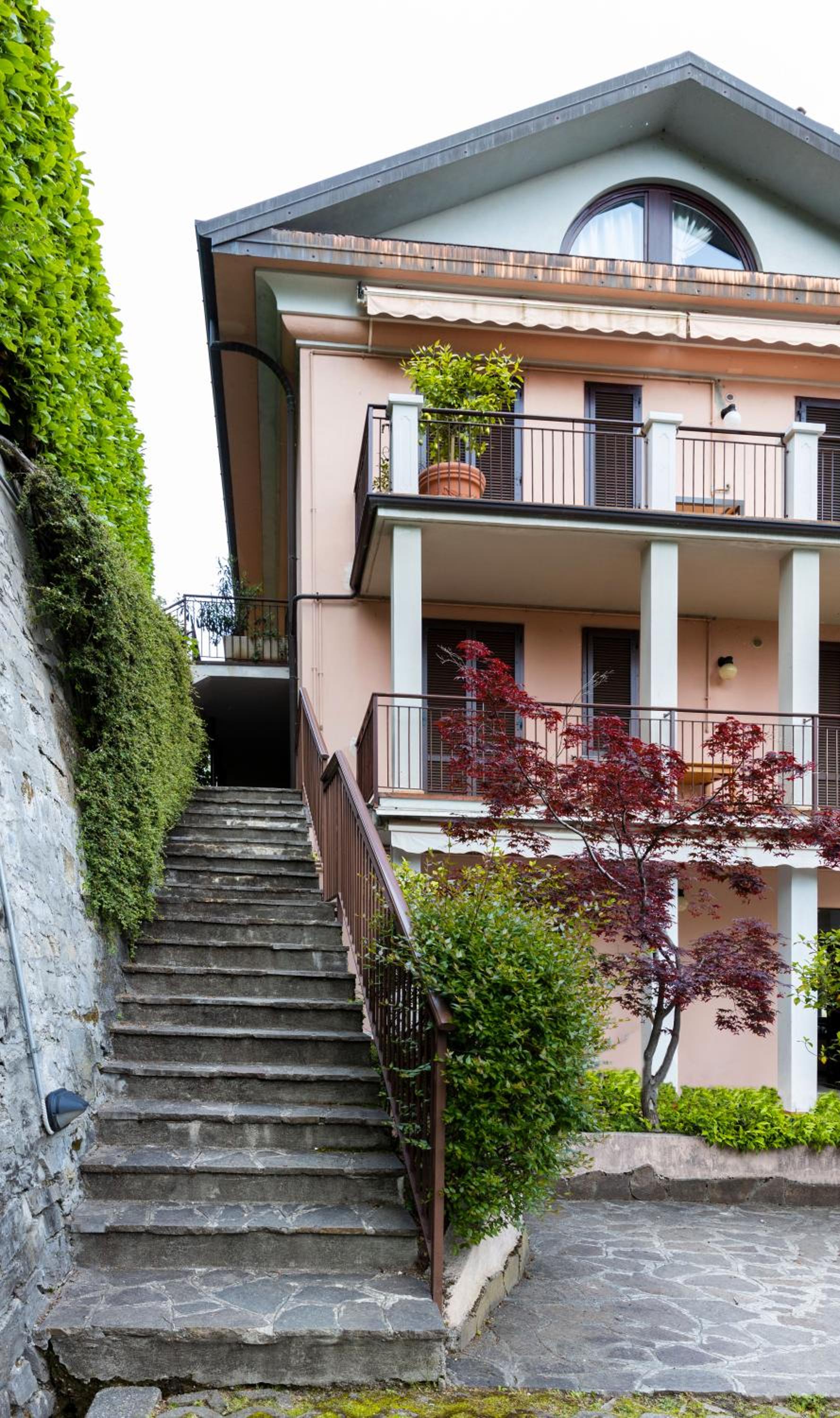 Bellagio Retreat lake view apartment