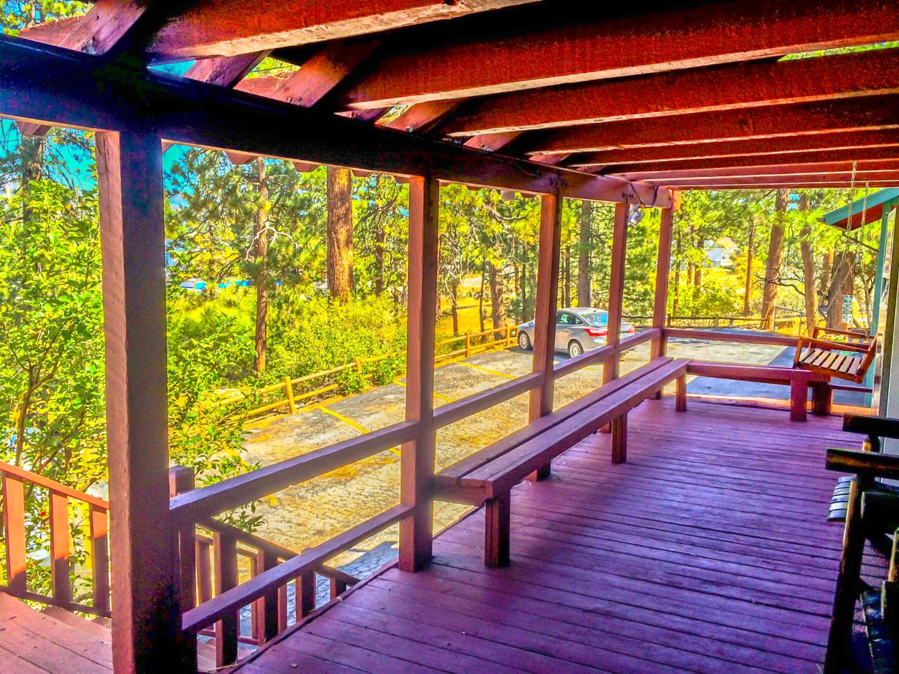 ITH Big Bear Lake Hostel & Lodge