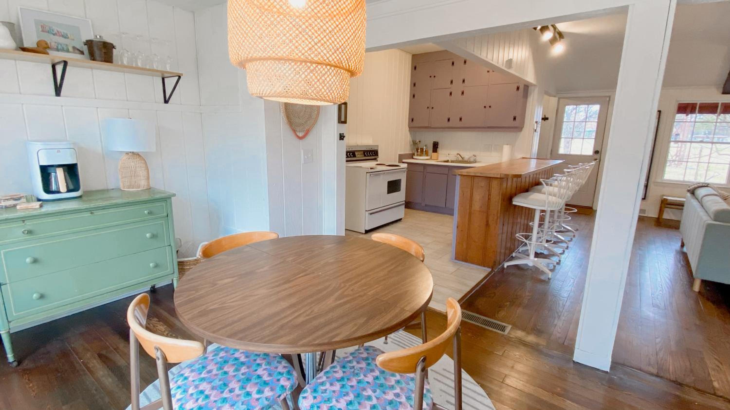 Retro Ypsilanti Cottage - Peloton & Vintage Vibes view 4