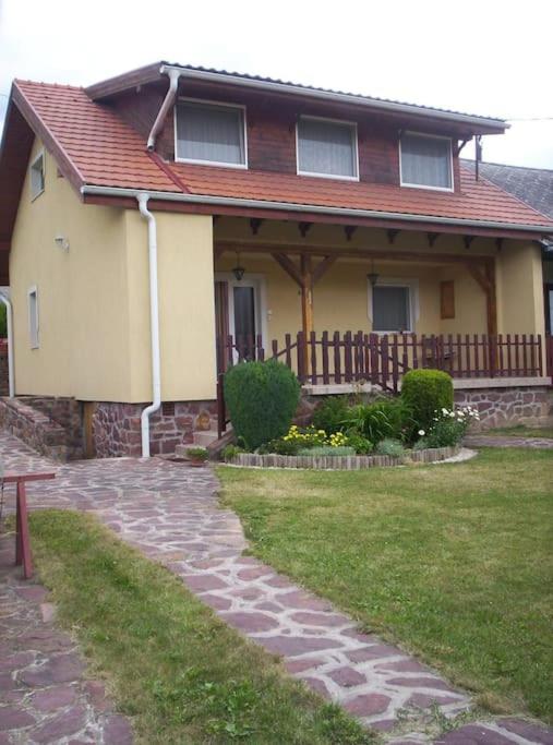 Beautiful accommodation with garden view 5