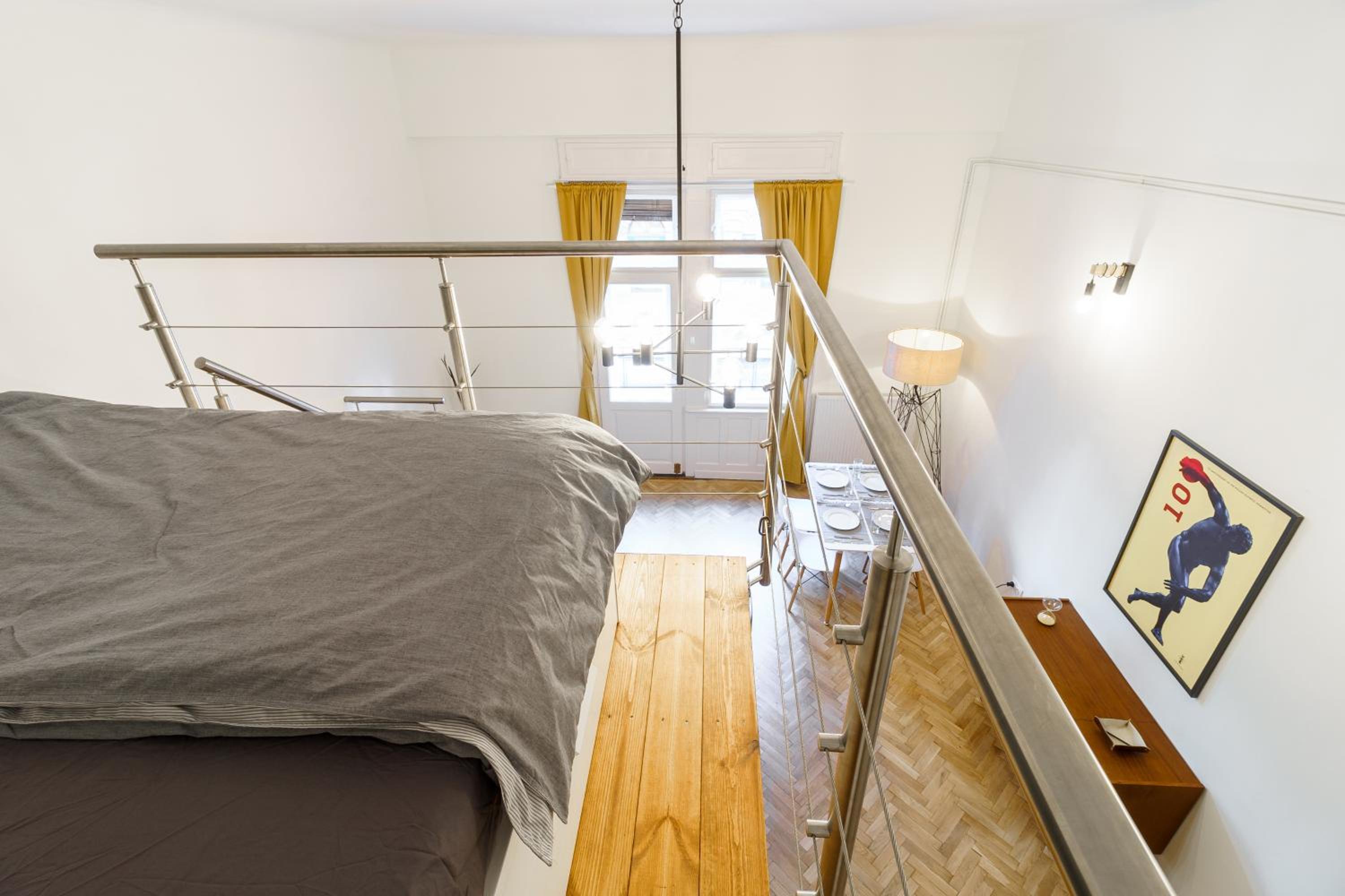 Central Loft-style flat next to Danube view 3