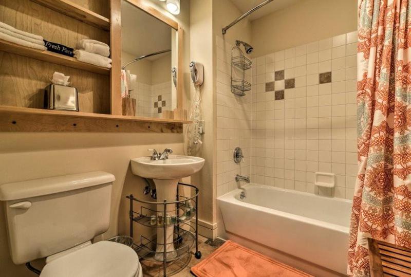 Premier 2 Bedroom Mountain Condo In River Run Village With Expansive Mountain Views And Walking Distance To Ski Slopes view 2