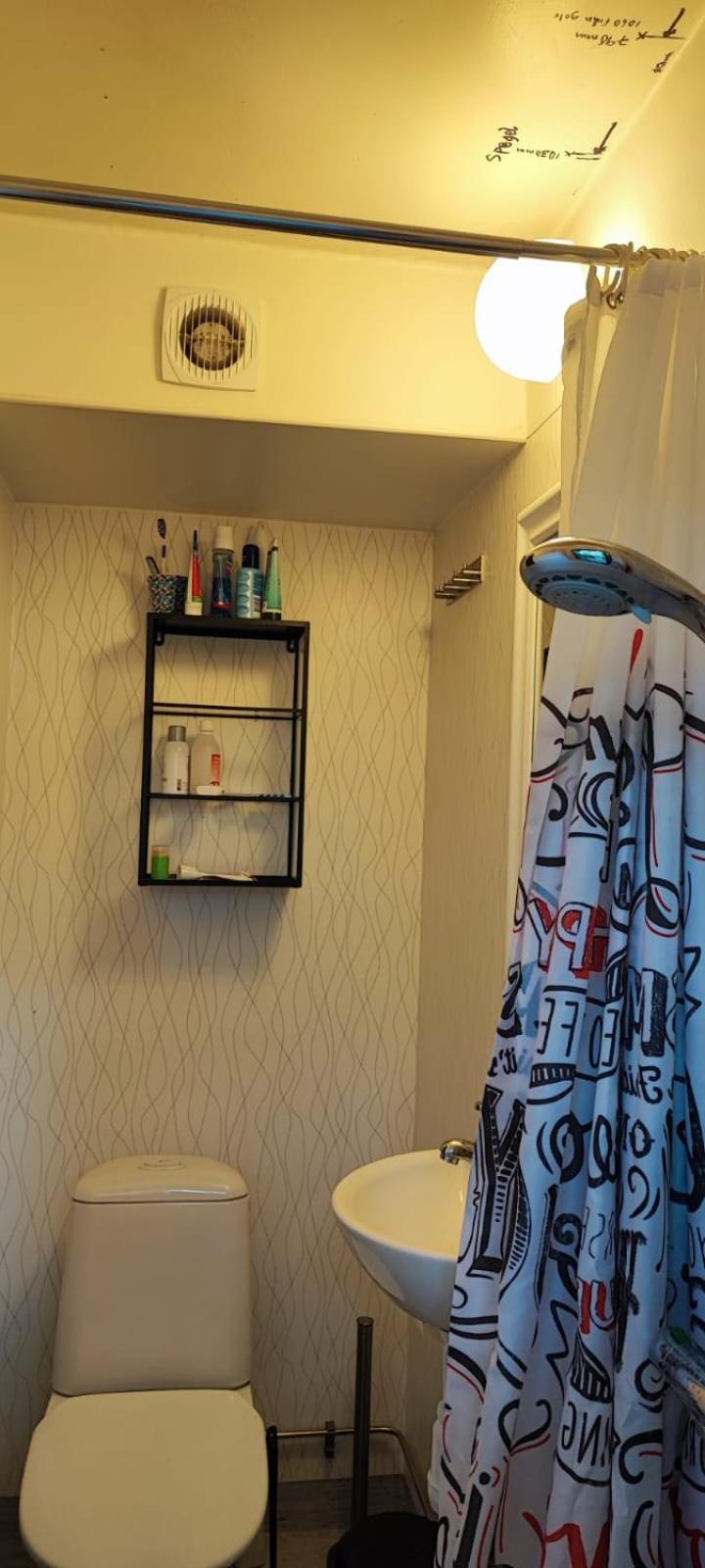 Mysig stuga med närhet till stränder och nöjen view 3