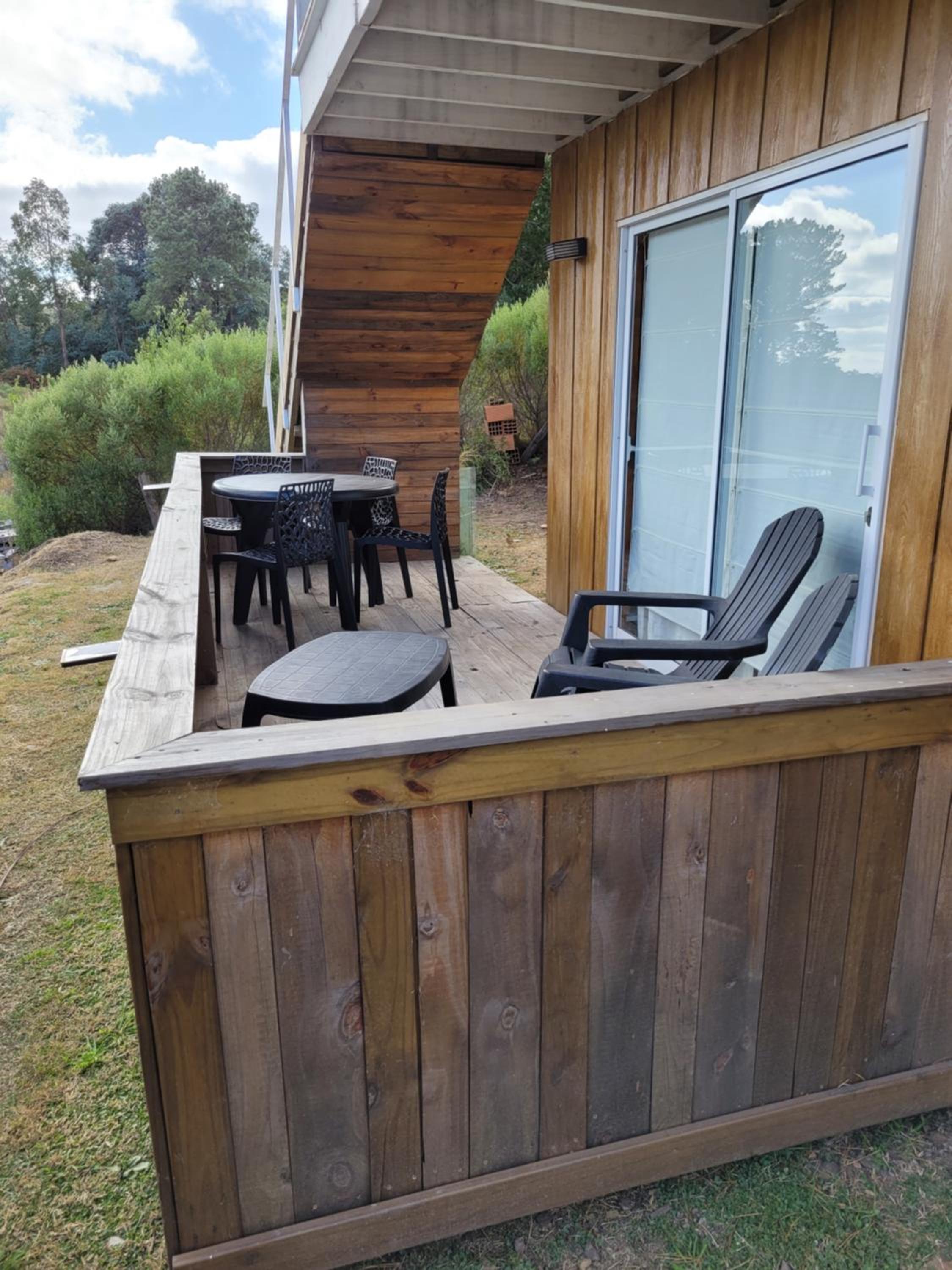 al pie de las sierras en villa del lago