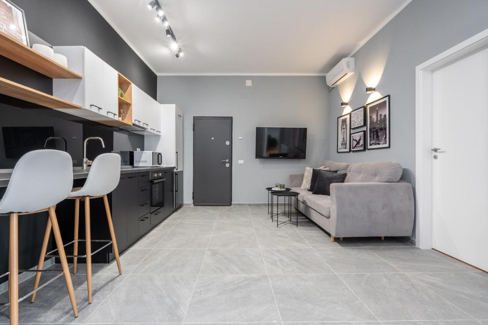 Gorgeous Apartament with View in Piata Universitatii view 2