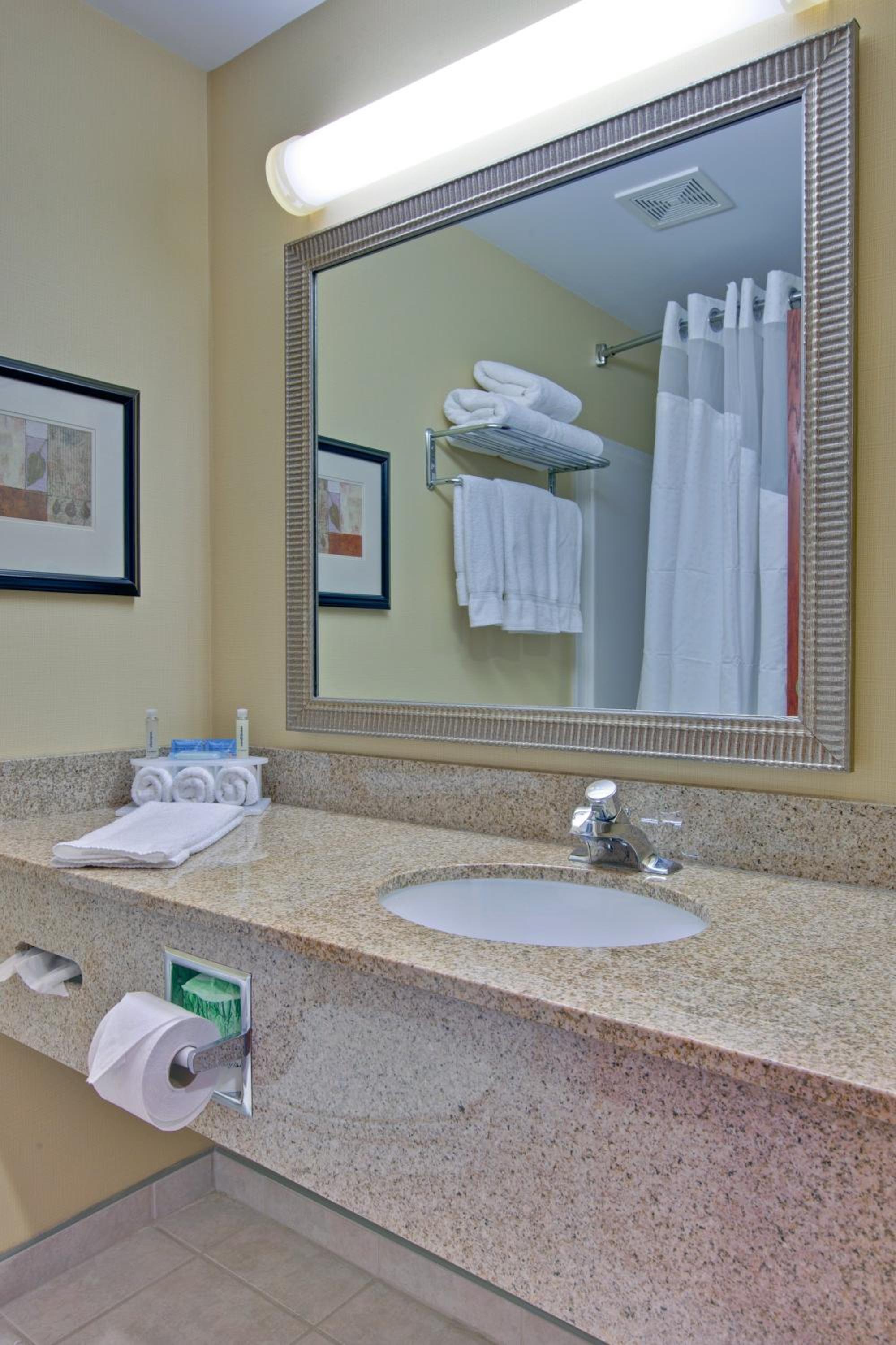 Holiday Inn Express Sault Ste Marie, an IHG Hotel - Property Image 2