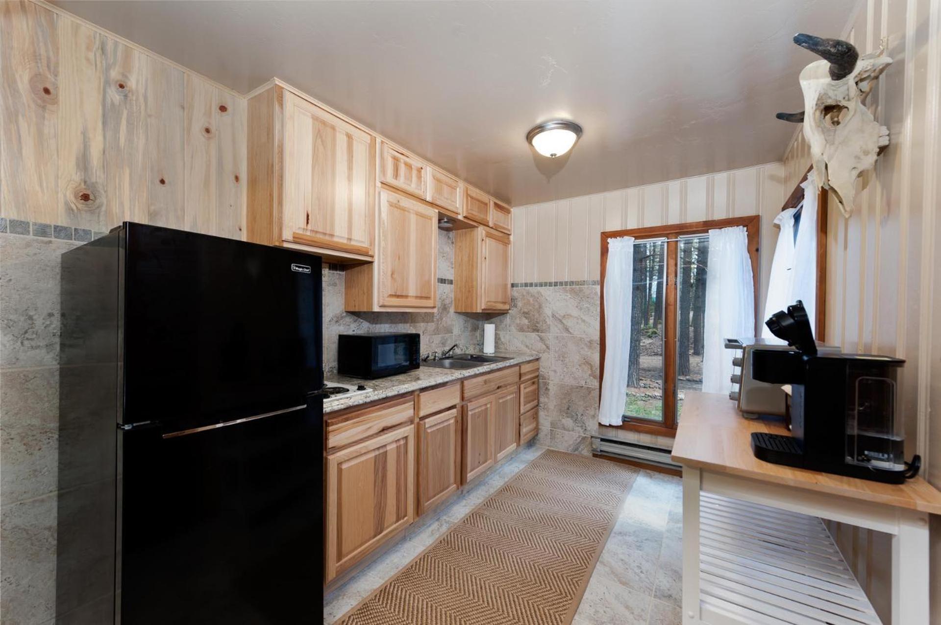 151 CR 200 1 Bedroom Cabin view 5