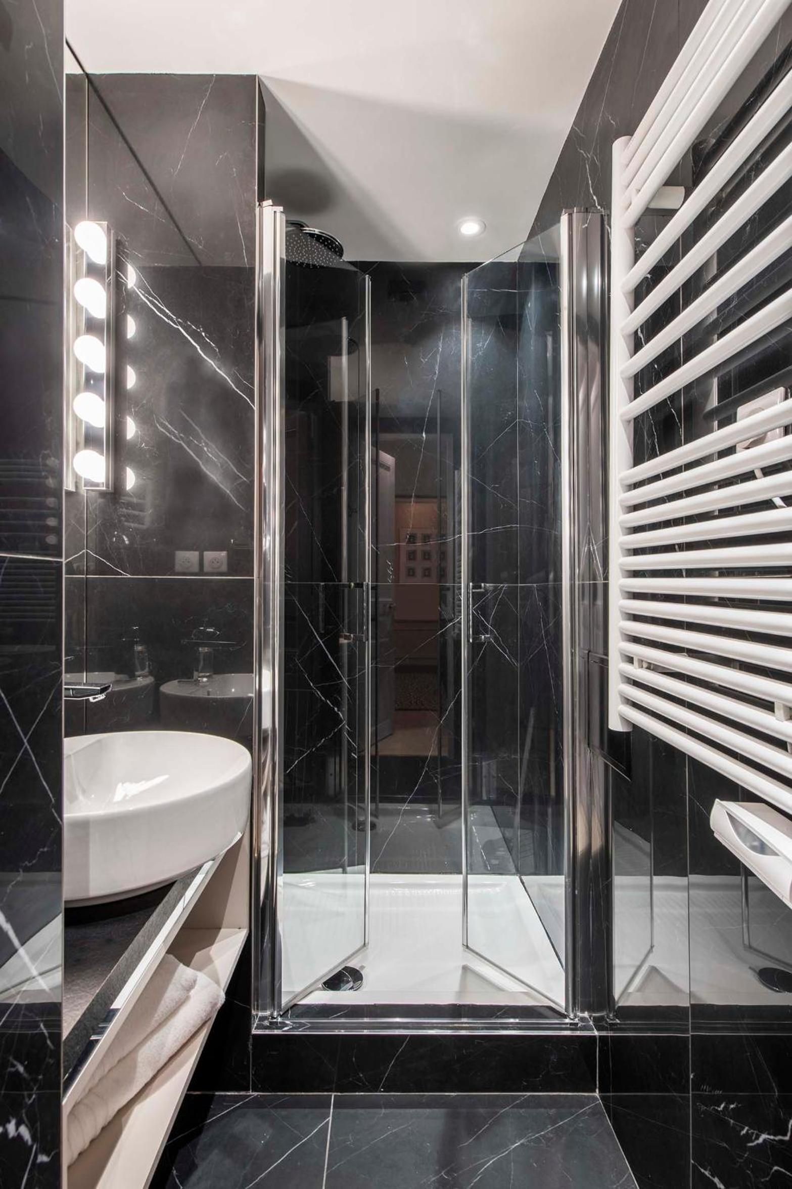 LE BEAU MARAIS - Luxury Apartments, AIR COND, LIFT