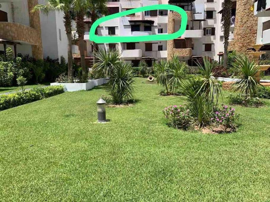 superbe appartement en complexe avec piscine