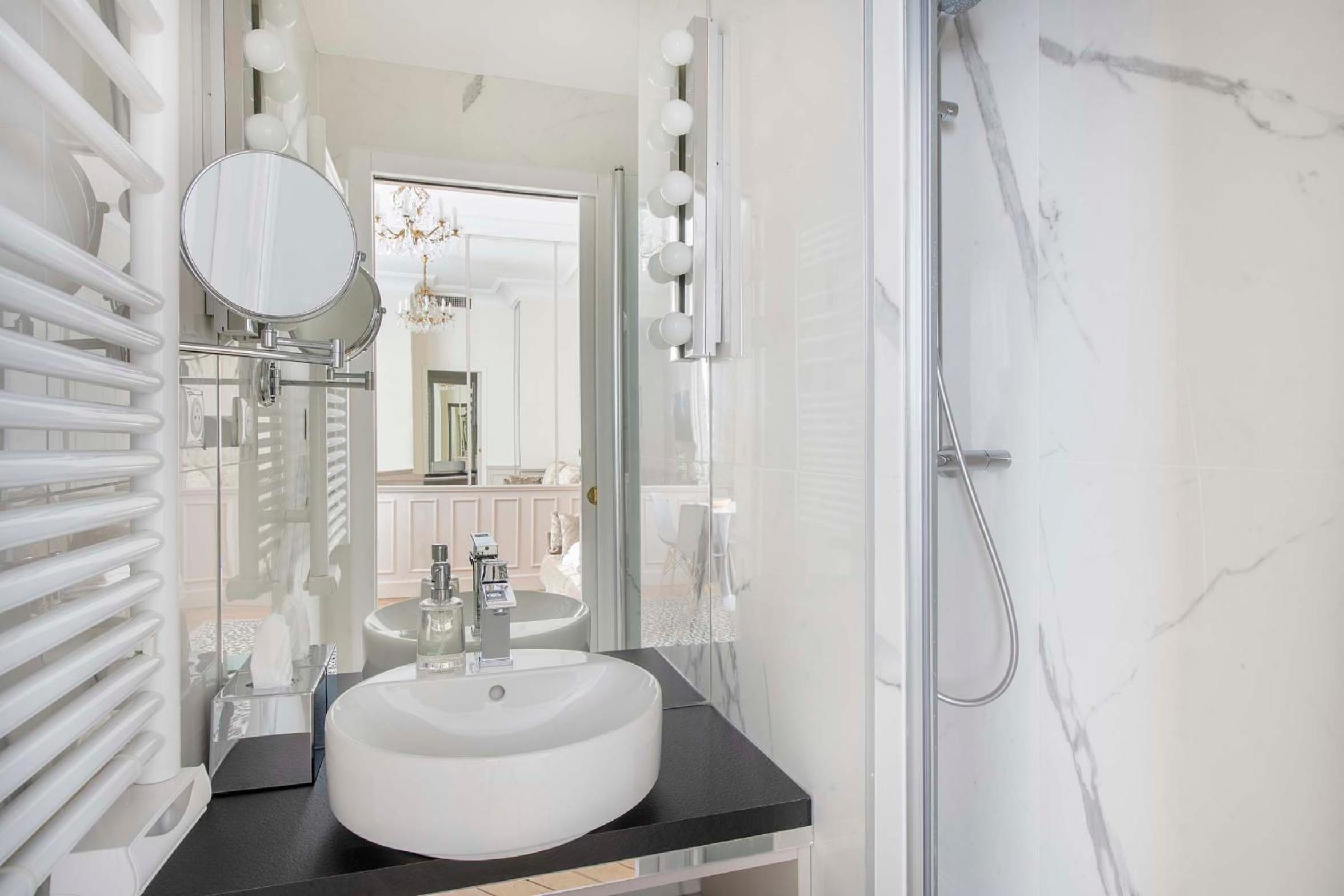 LE BEAU MARAIS - Luxury Apartments, AIR COND, LIFT