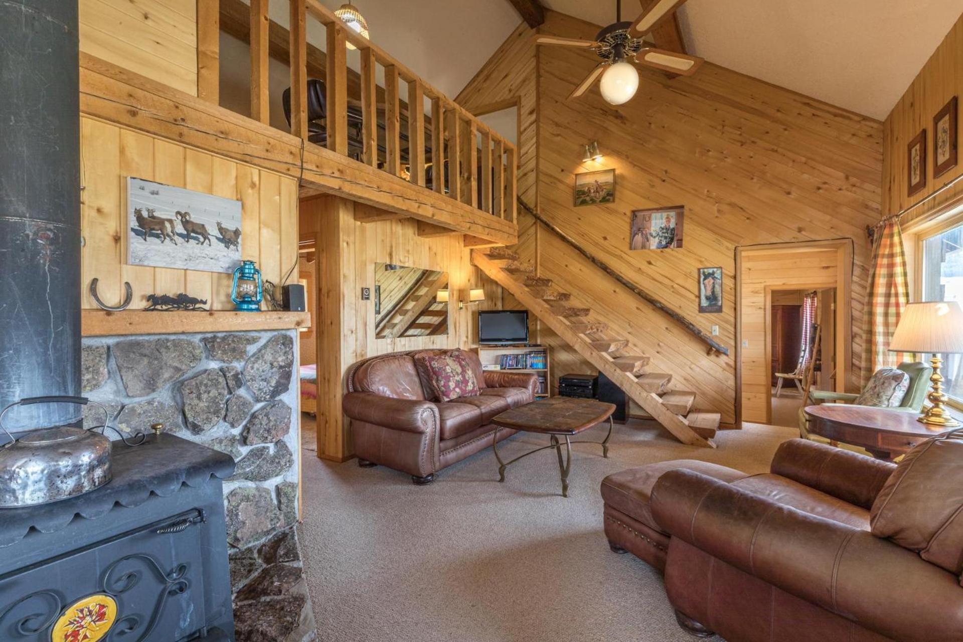 Charming Starlight Cabin view 5