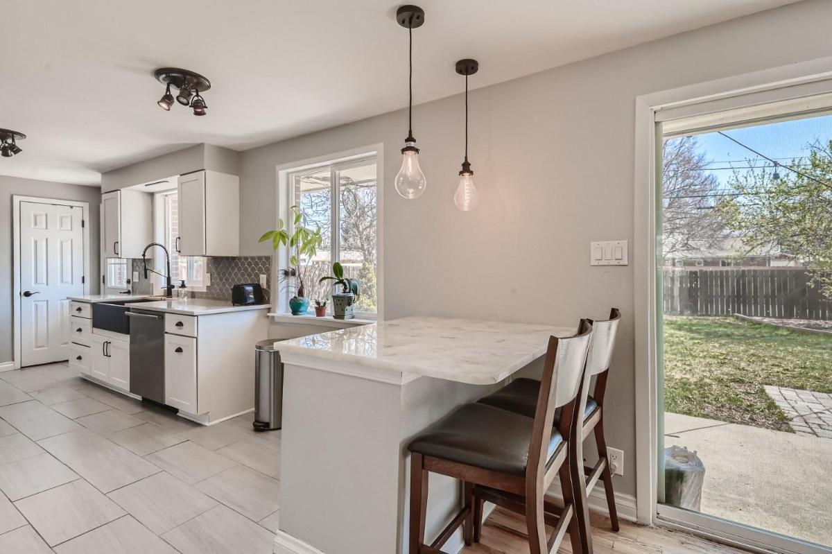 1808 Collyer St view 2