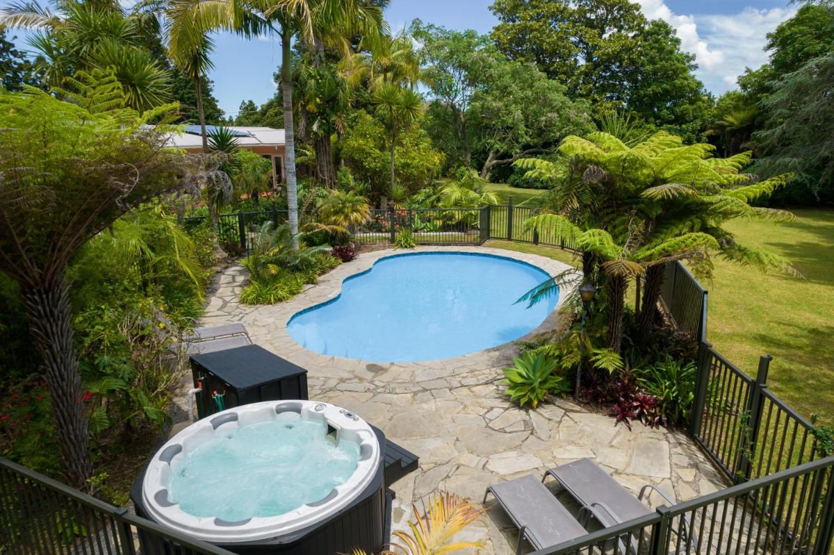 Pāteke Lodge view 2