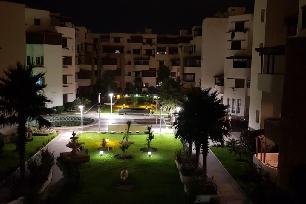 superbe appartement en complexe avec piscine