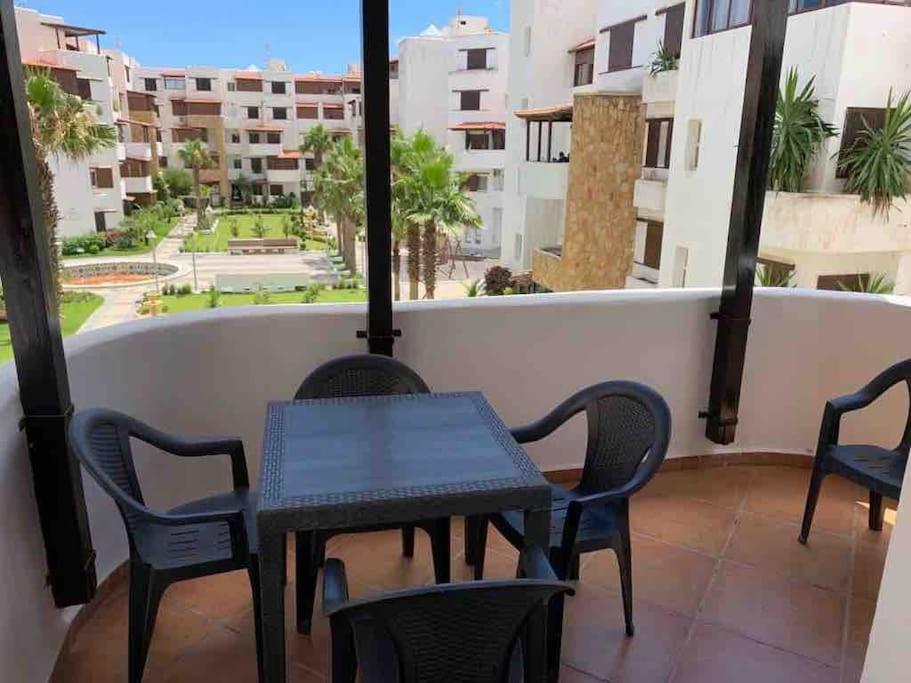 superbe appartement en complexe avec piscine