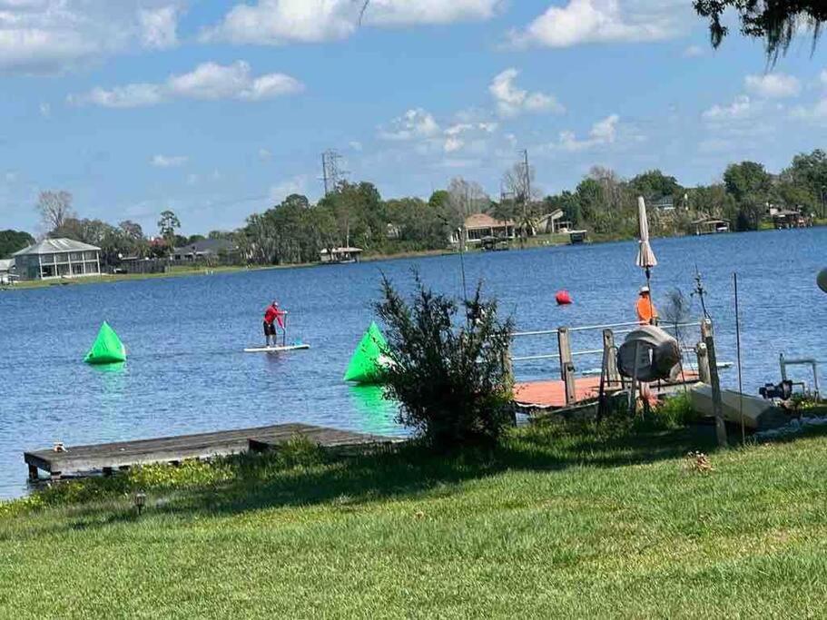 Luxurious 4 bedroom lake house 3min from Universal