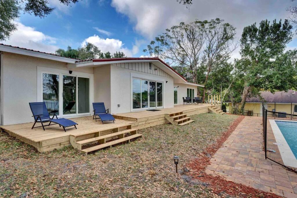 Luxurious 4 bedroom lake house 3min from Universal