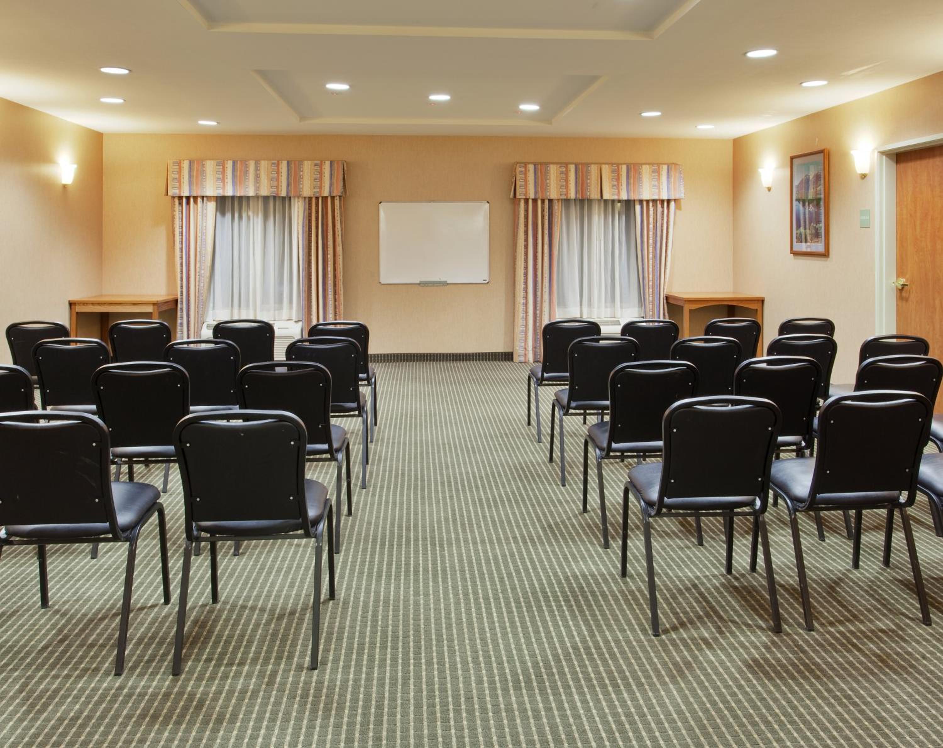 Carson City Vacations - Holiday Inn Express Hotel Suites Carson City, an IHG Hotel - Property Image 5