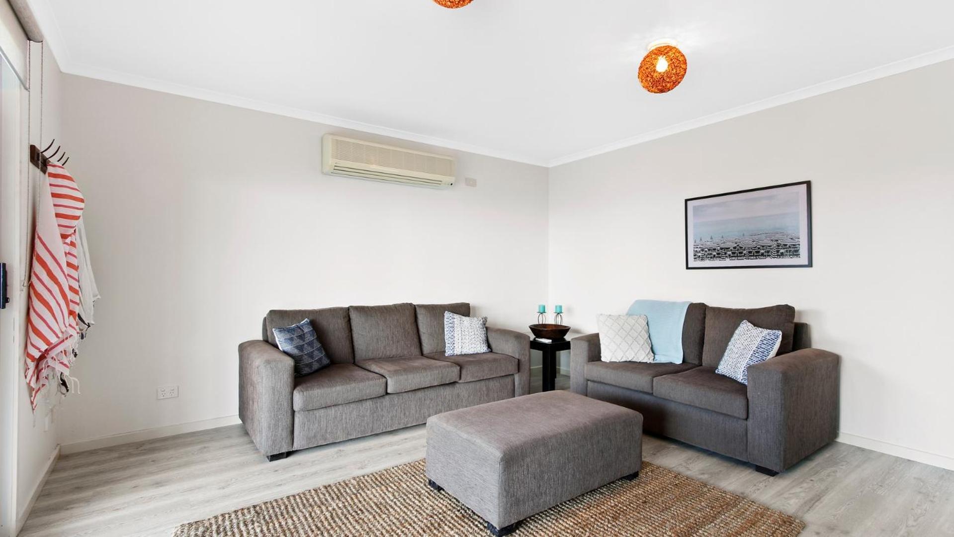 Shore Thing - Spacious Retreat for 15 Guests