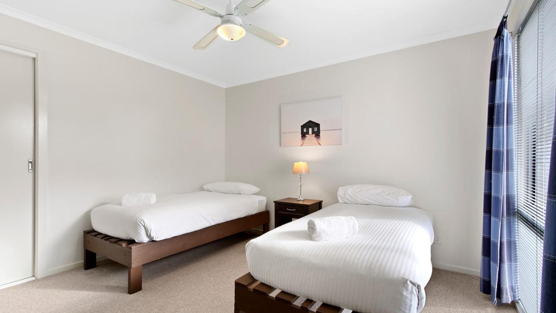 Shore Thing - Spacious Retreat for 15 Guests