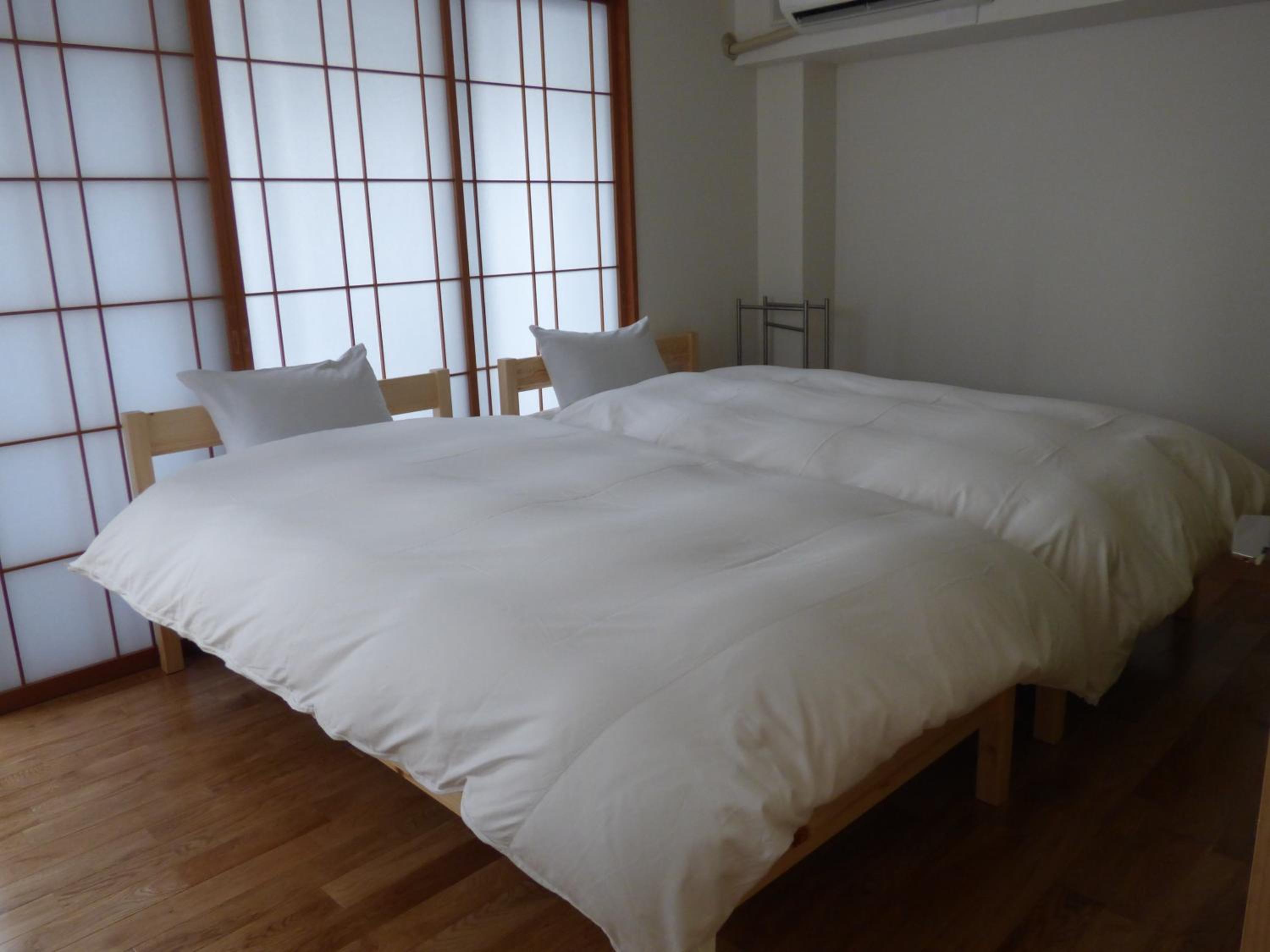 Guesthouse Hyakumanben Cross