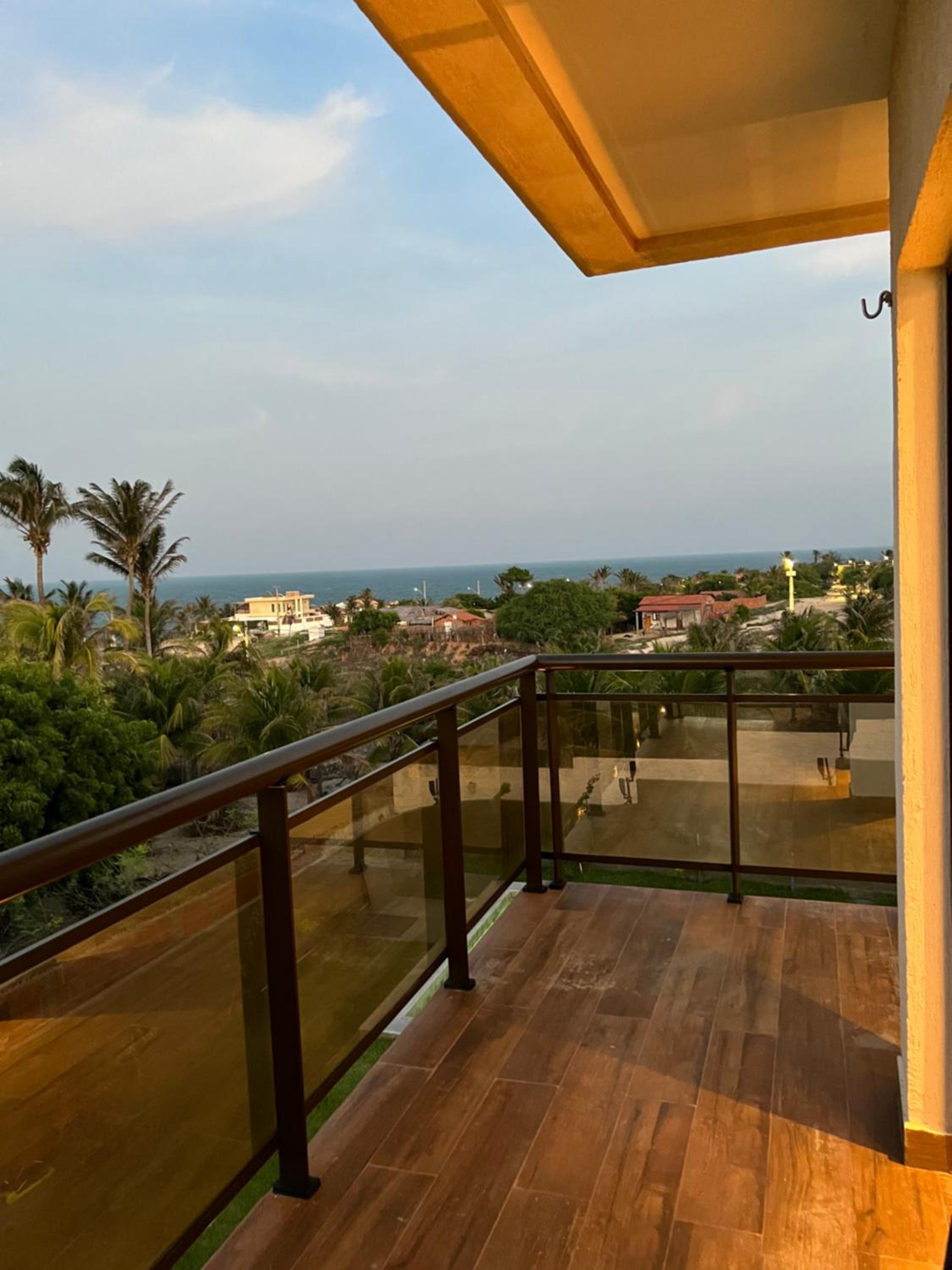 LUXURIOUS NEW HOUSE, UNFORGETABLE EXPERIENCE.