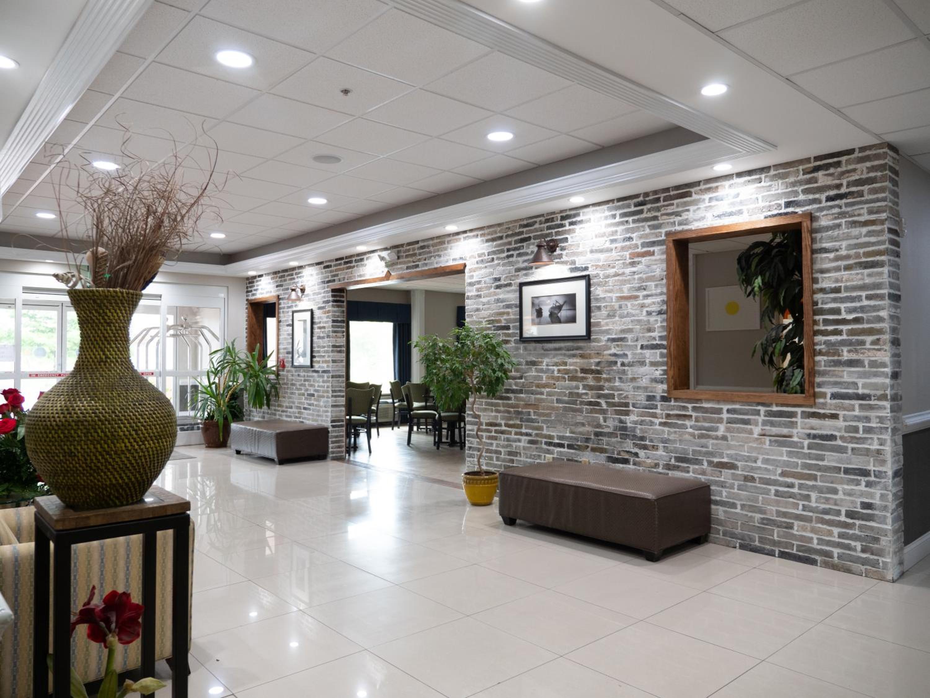 Port Wentworth Vacations - Days Inn  Suites by Wyndham Savannah North I-95 - Property Image 4