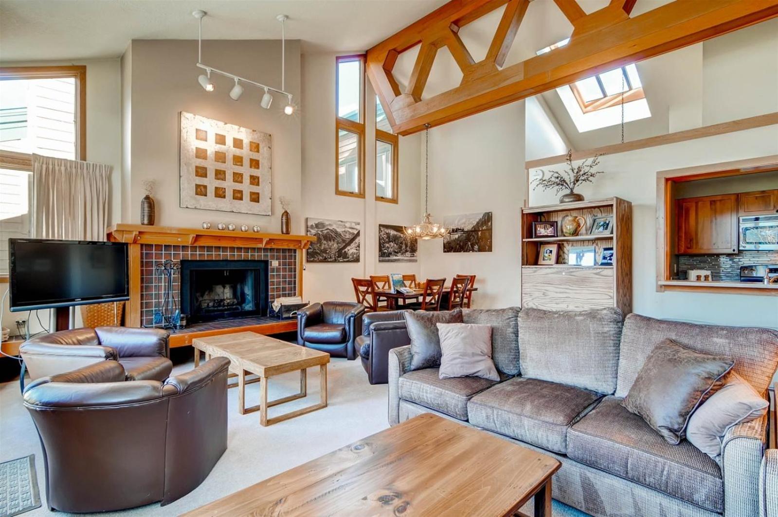 3 Bedroom Mountain Condo In Lakeside Village Near Keystone Lake With Complimentary Shuttle Service view 3