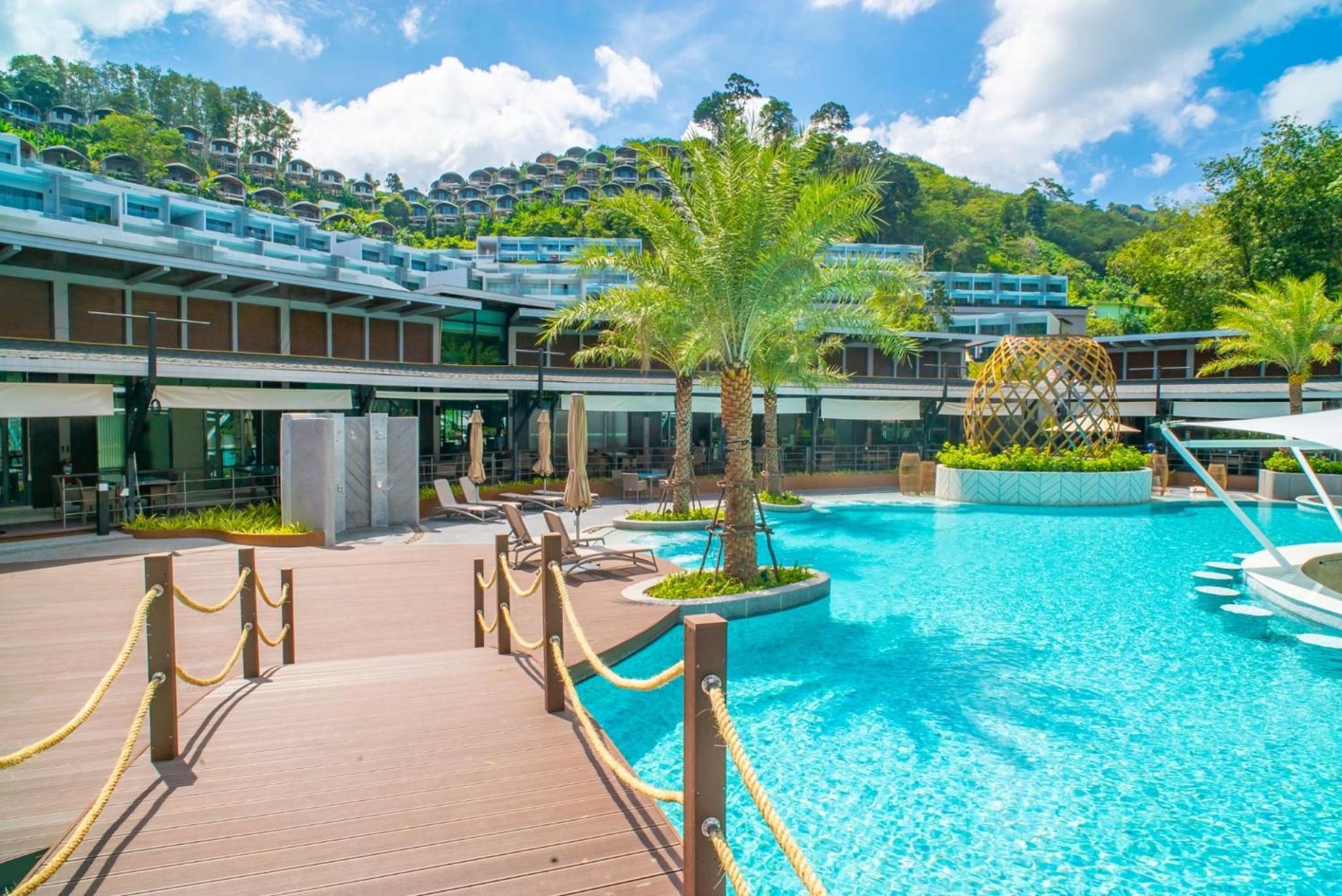 Patong Bay Hill Resort 3