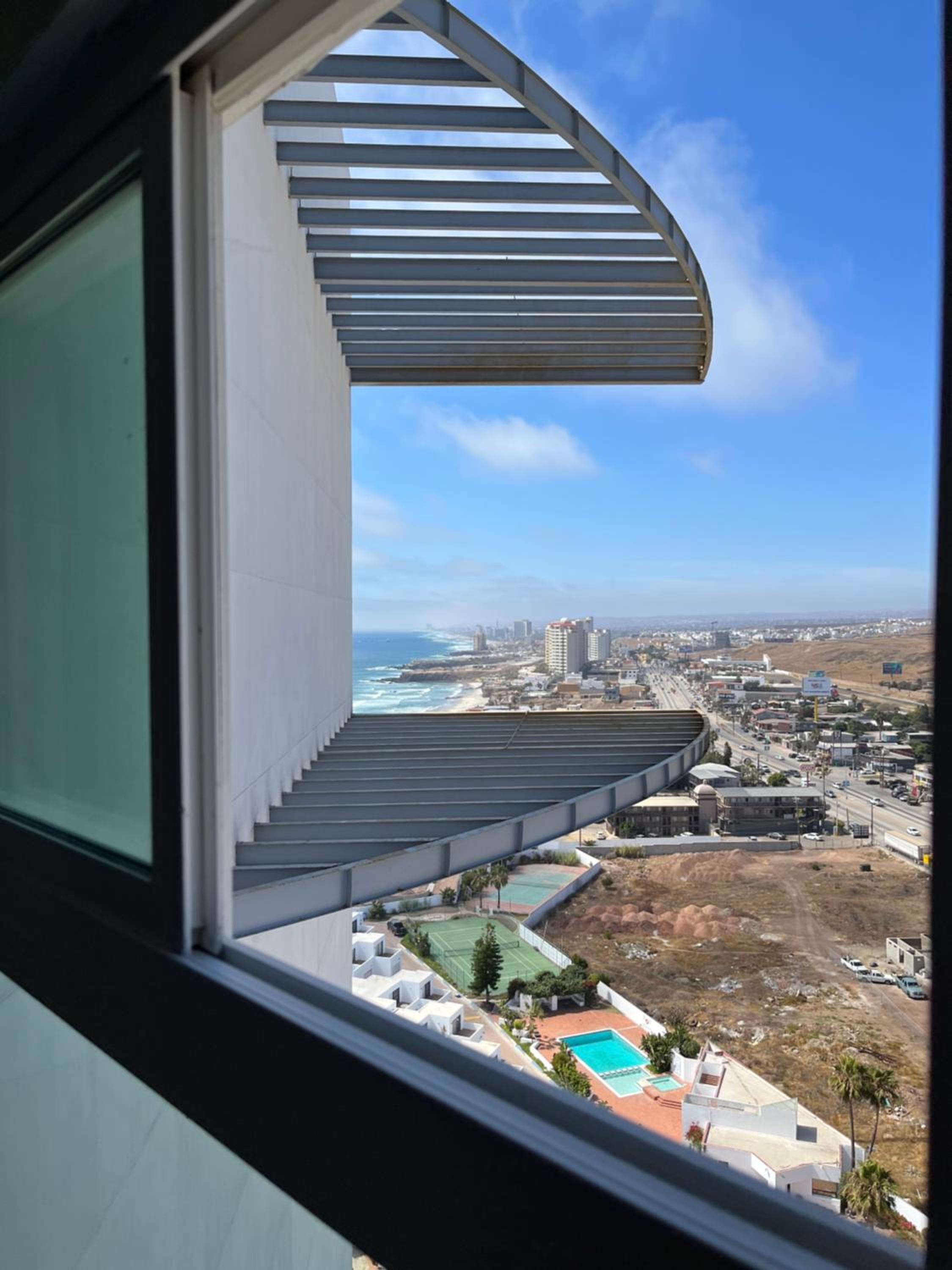Beachfront 4 BR Penthouse - Pool Steps to Beach & Mins to Downtown view 4