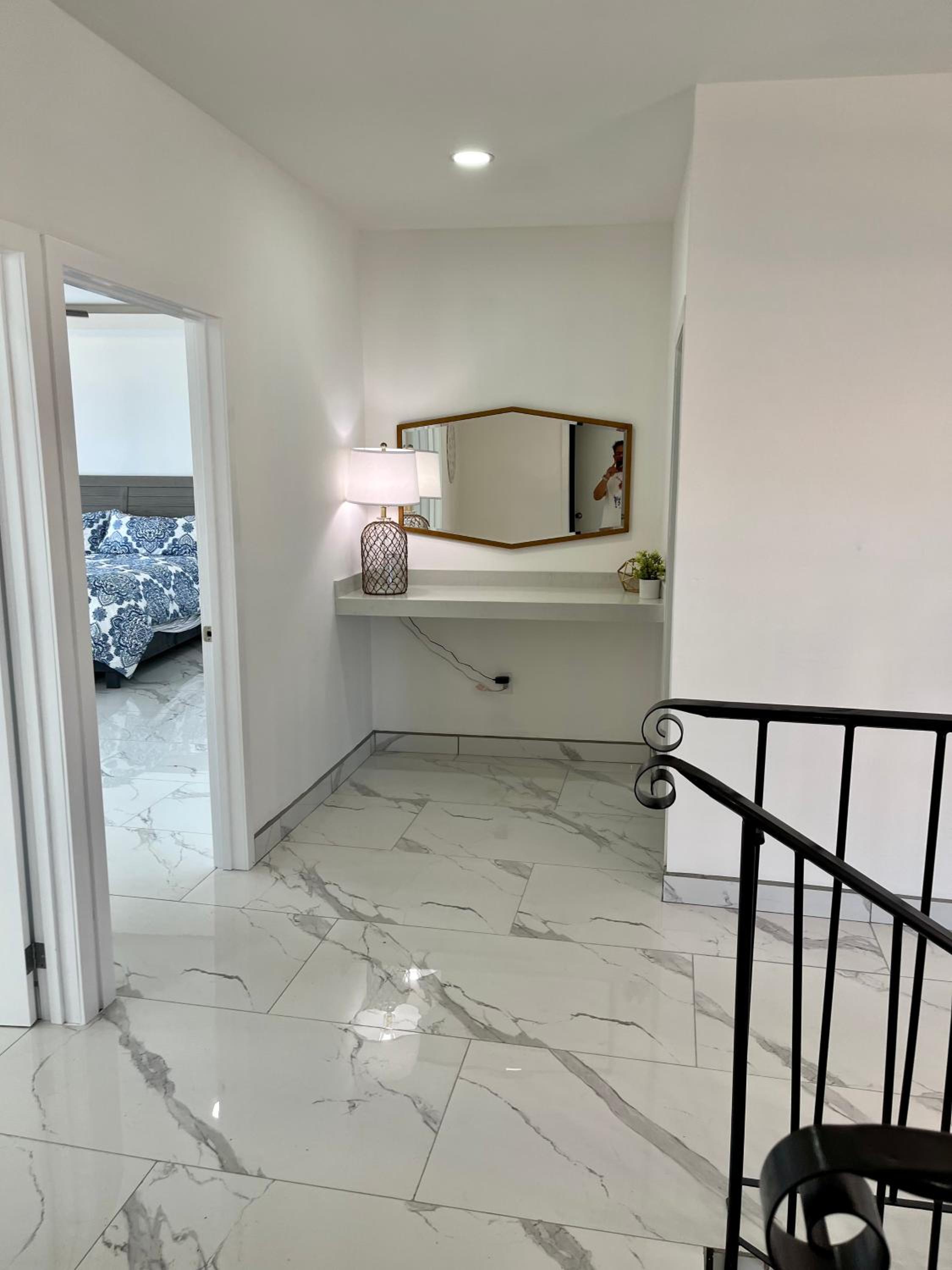 Beachfront 4 BR Penthouse - Pool Steps to Beach & Mins to Downtown view 3