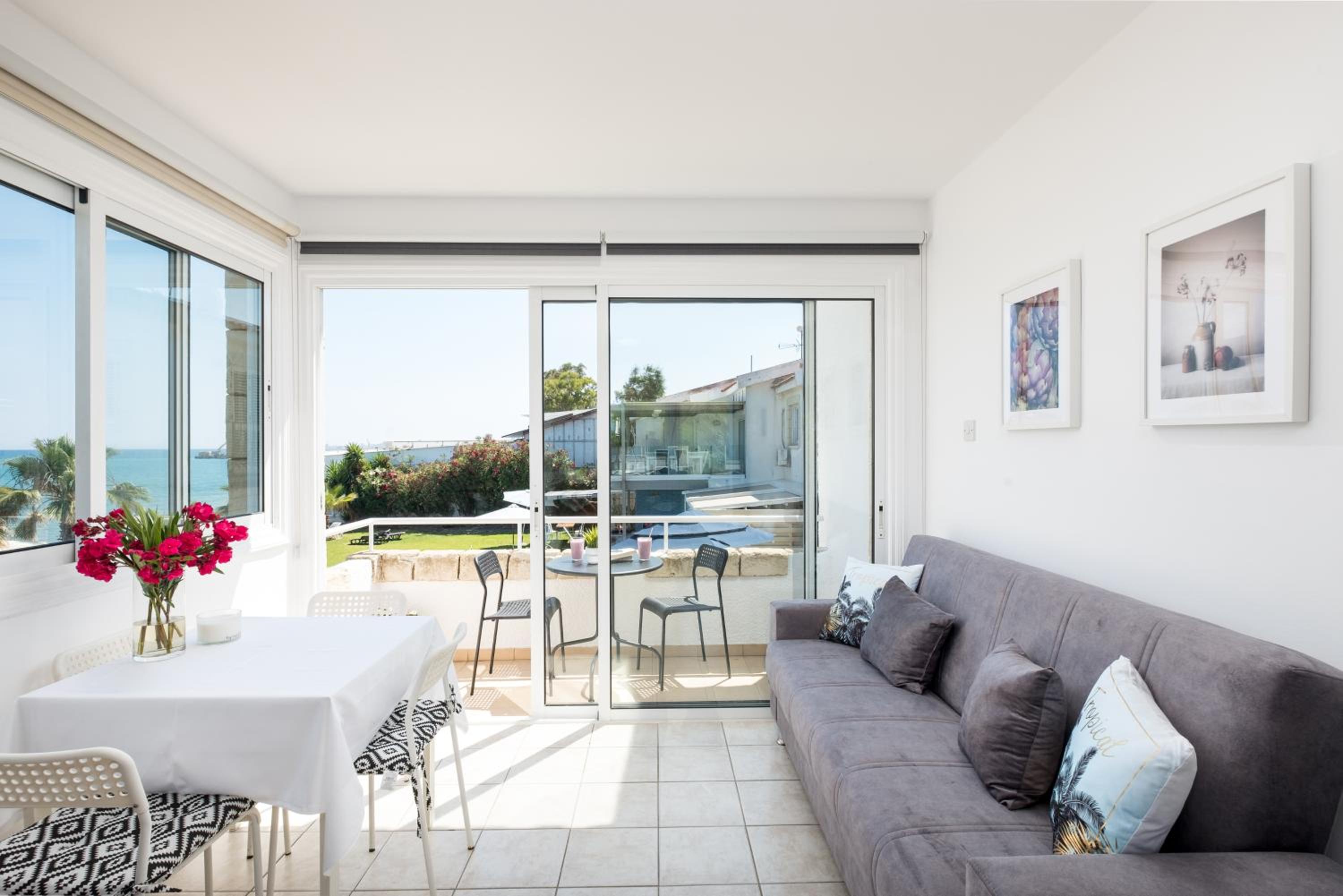 Oceanview Apartment view 2
