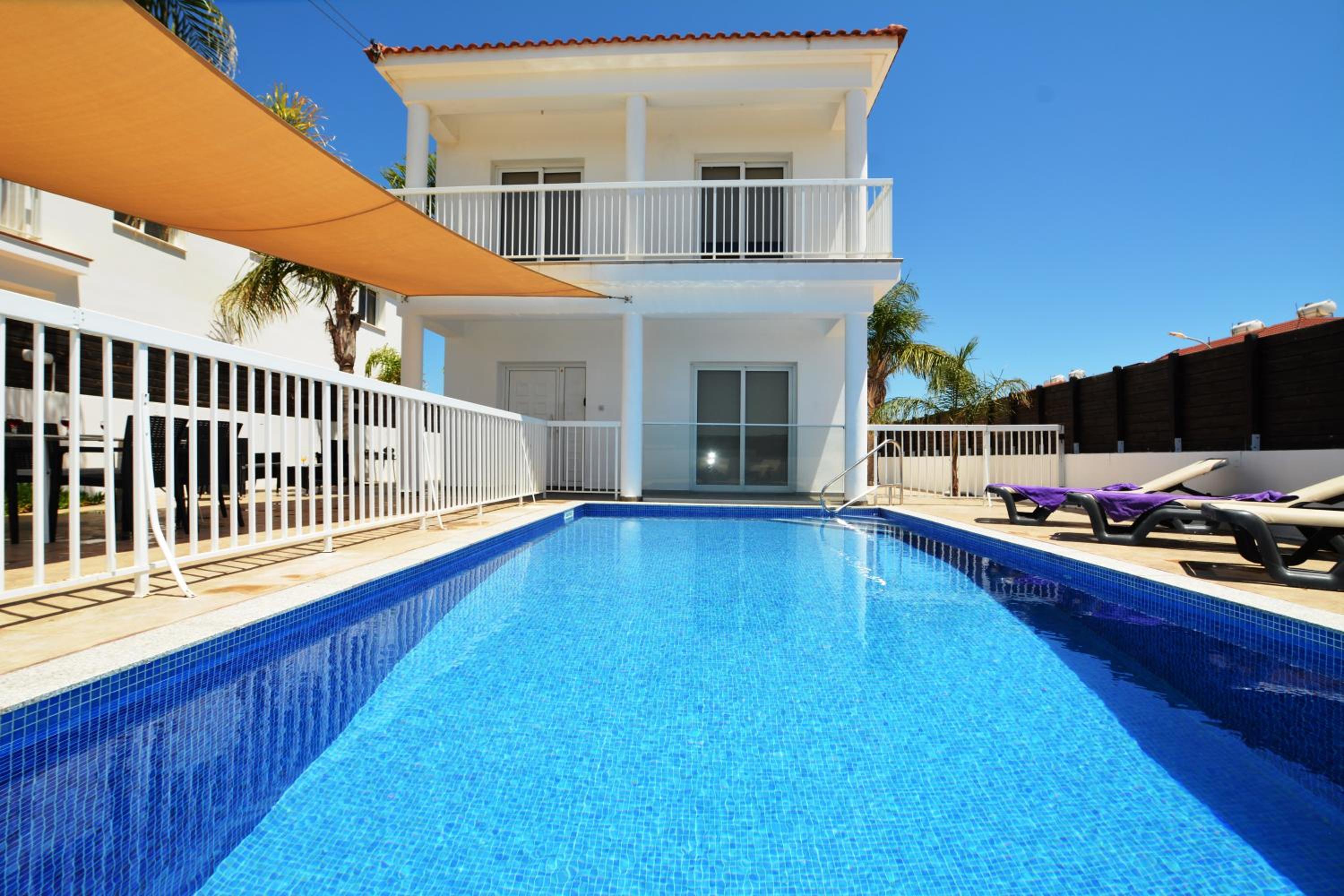 Nissi Villa Christa