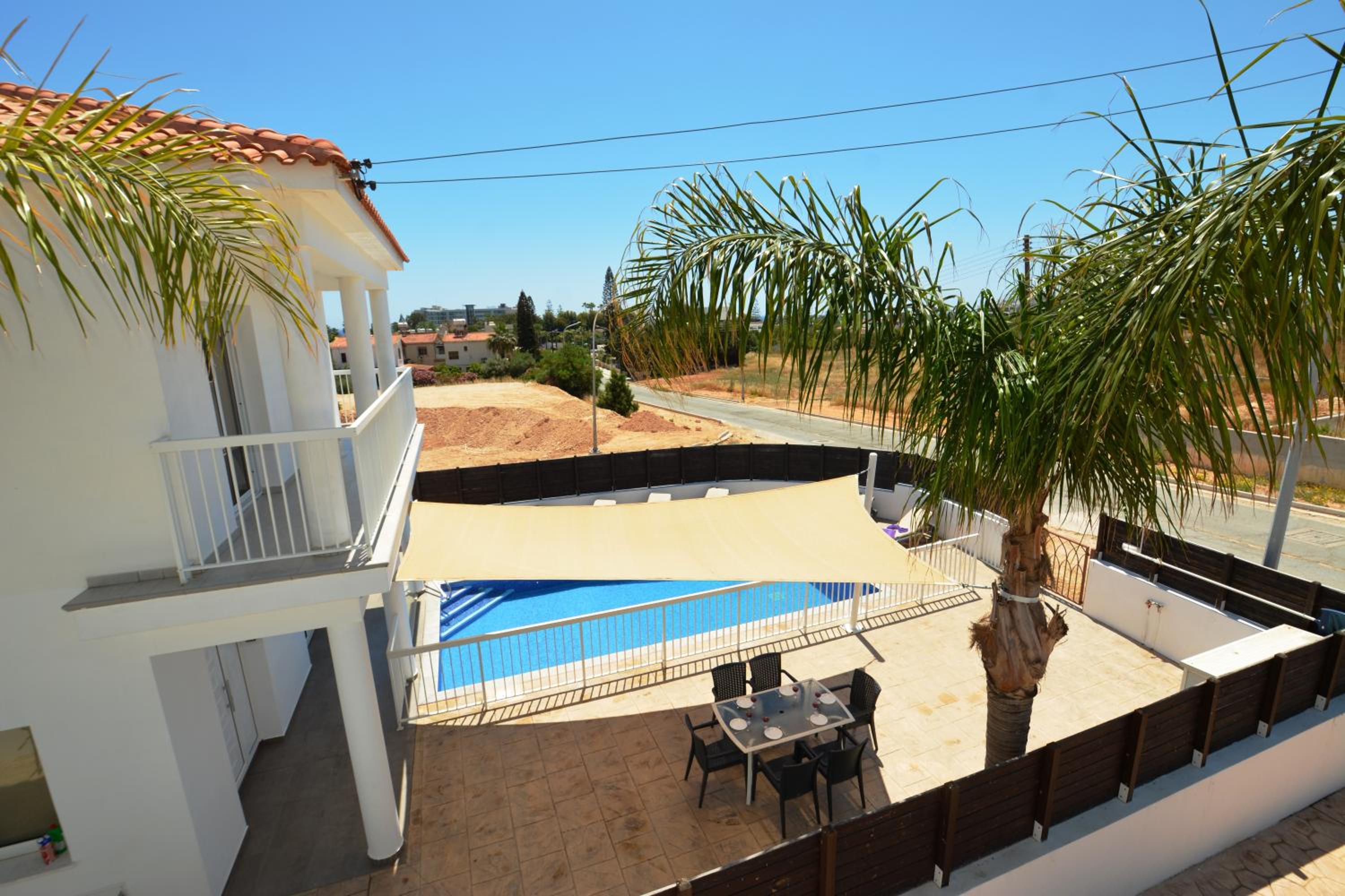 Nissi Villa Christa