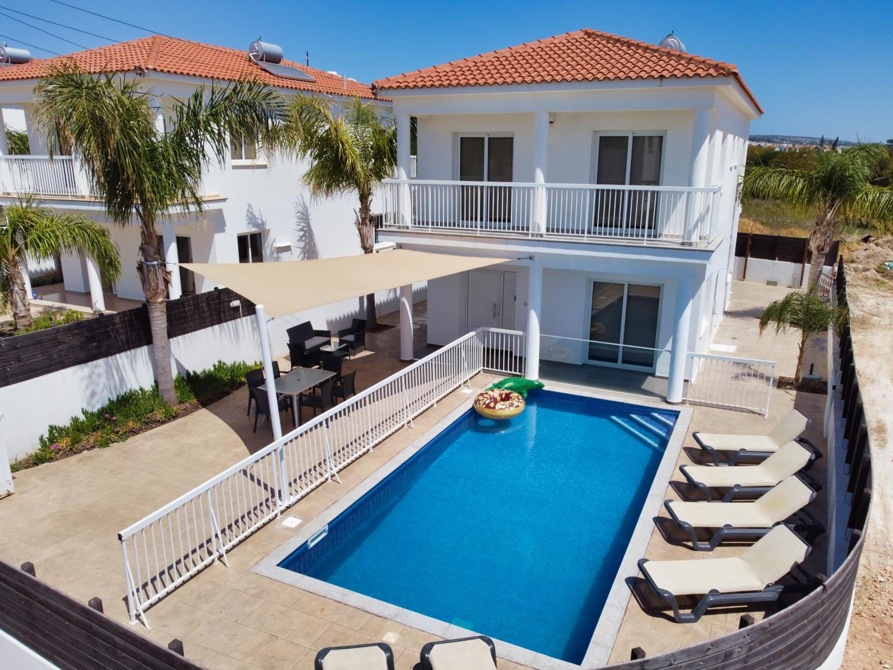 Hotel Nissi Villa Christa - Image 1