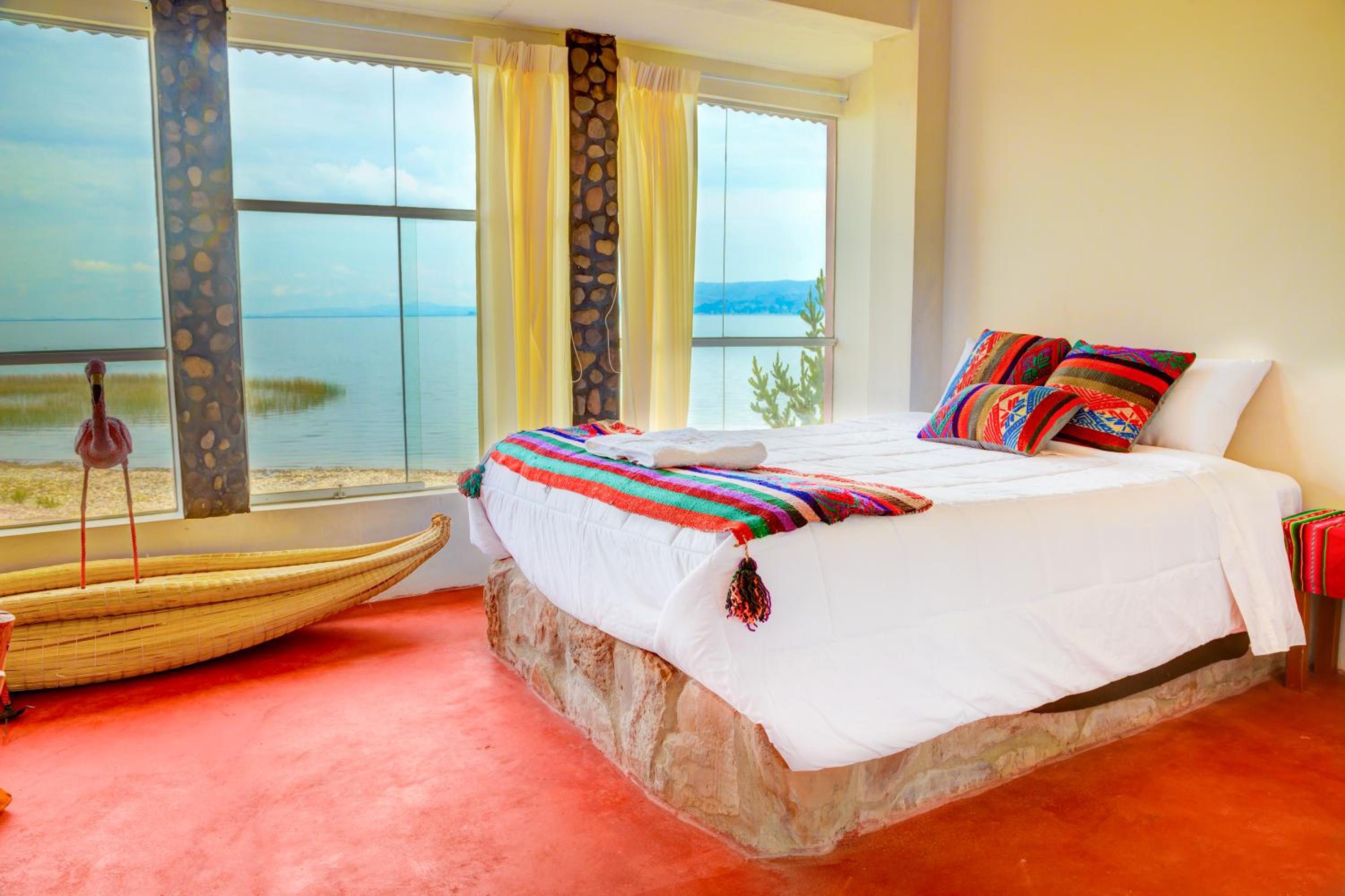 titicaca lodge - LUQUINA view 2