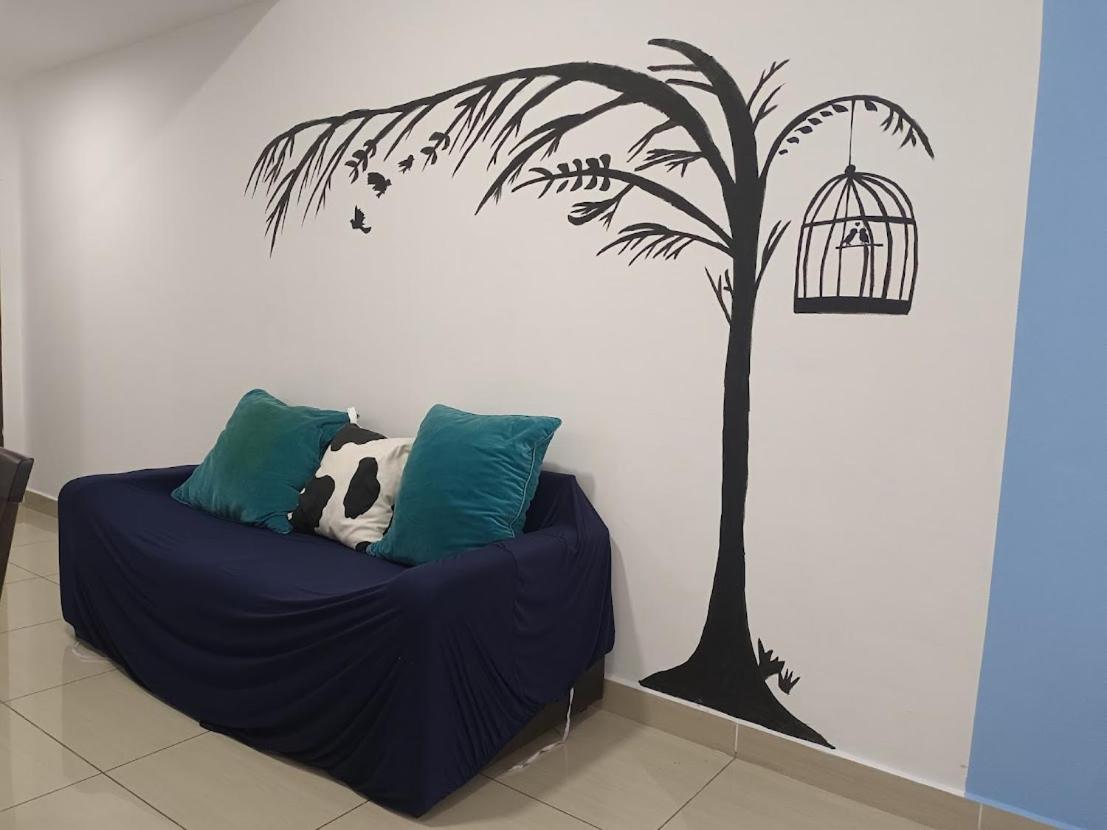 8pax Mount austin Midori Green homestay
