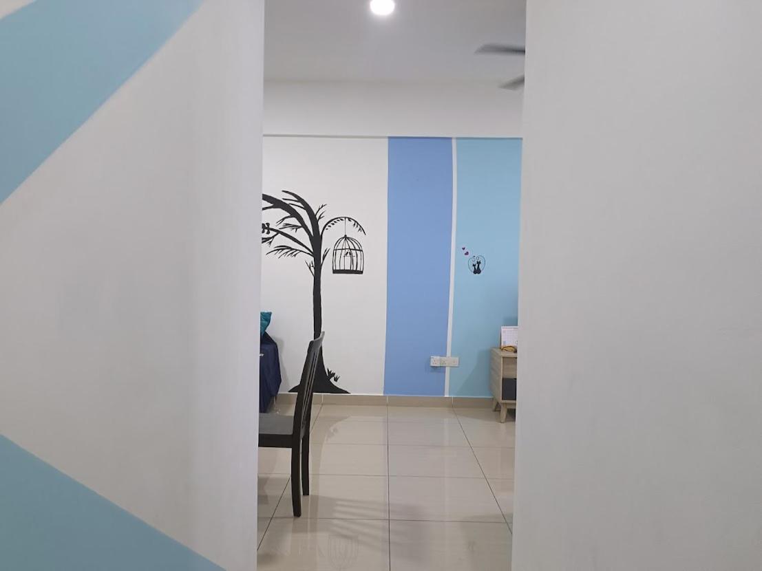 8pax Mount austin Midori Green homestay